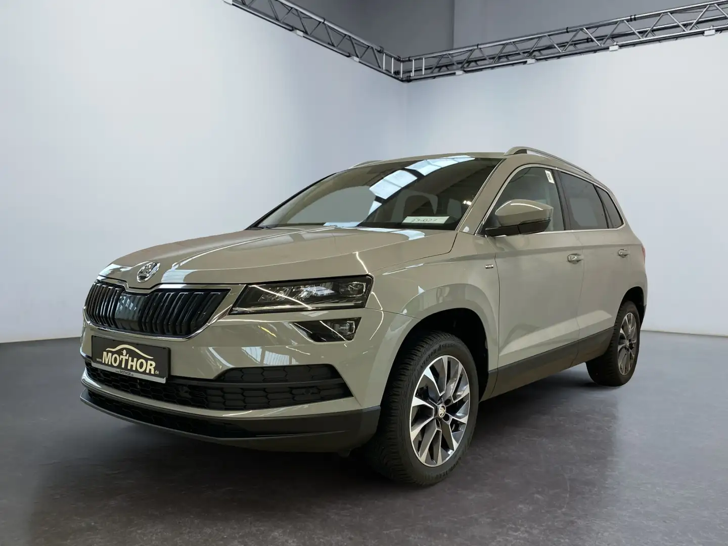 Skoda Karoq Drive 1.5 TSI DSG Abstandstempomat Grau - 2
