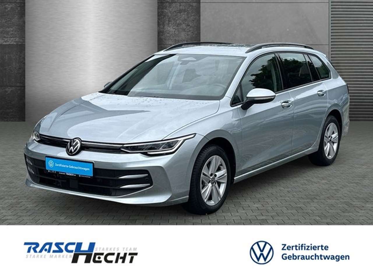 Volkswagen Golf — Volkswagen Golf VIII Variant Life 1.5 TSI*AHK*LED*NAVI*SHZ