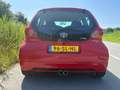 Toyota Aygo 1.0-12V + de auto is 3 deurs met airco goed onderh Rood - thumbnail 5