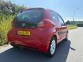 Toyota Aygo 1.0-12V + de auto is 3 deurs met airco goed onderh Rood - thumbnail 4