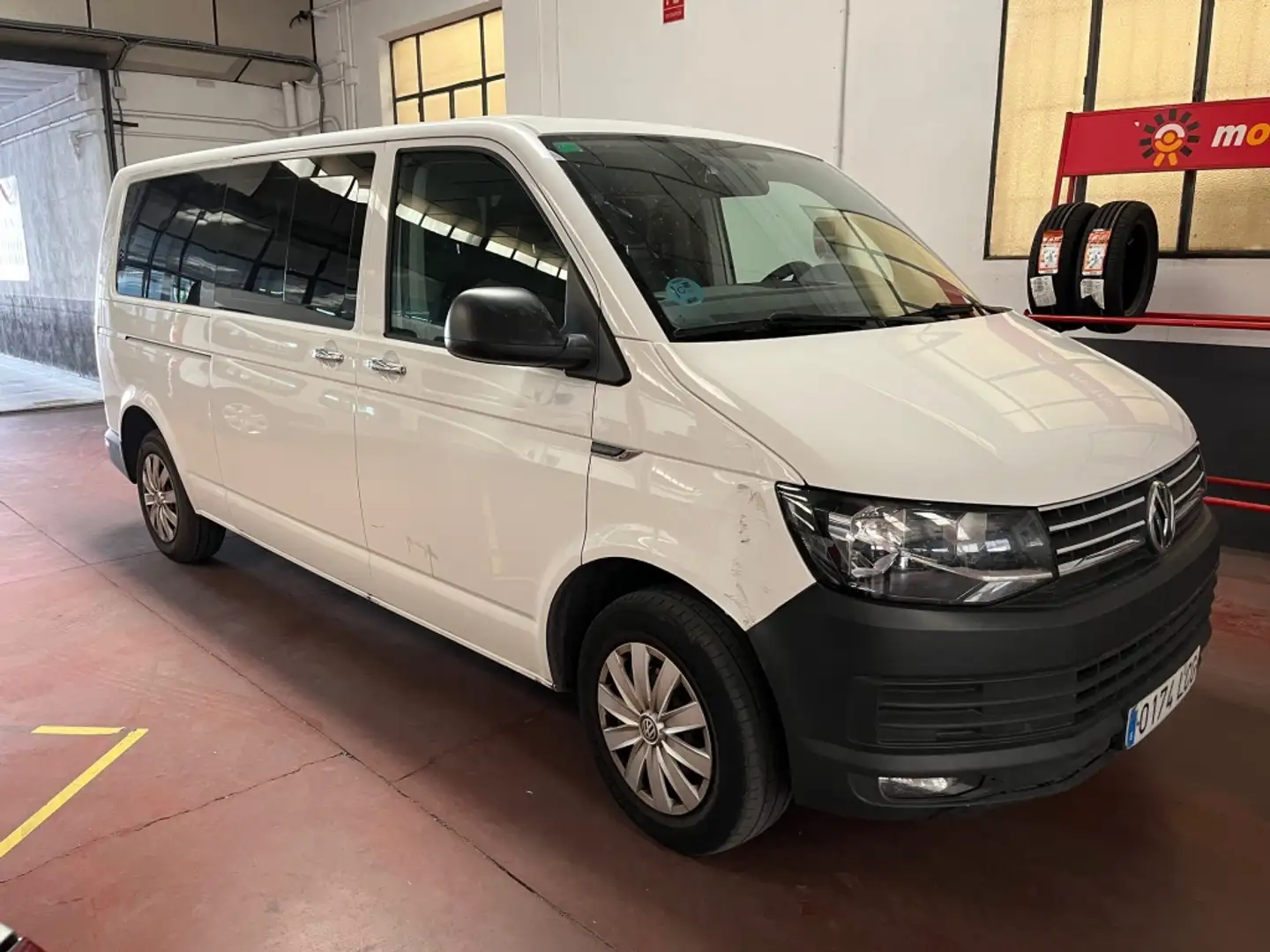 Volkswagen T5 Caravelle 2.0 TDi Blanco - 1