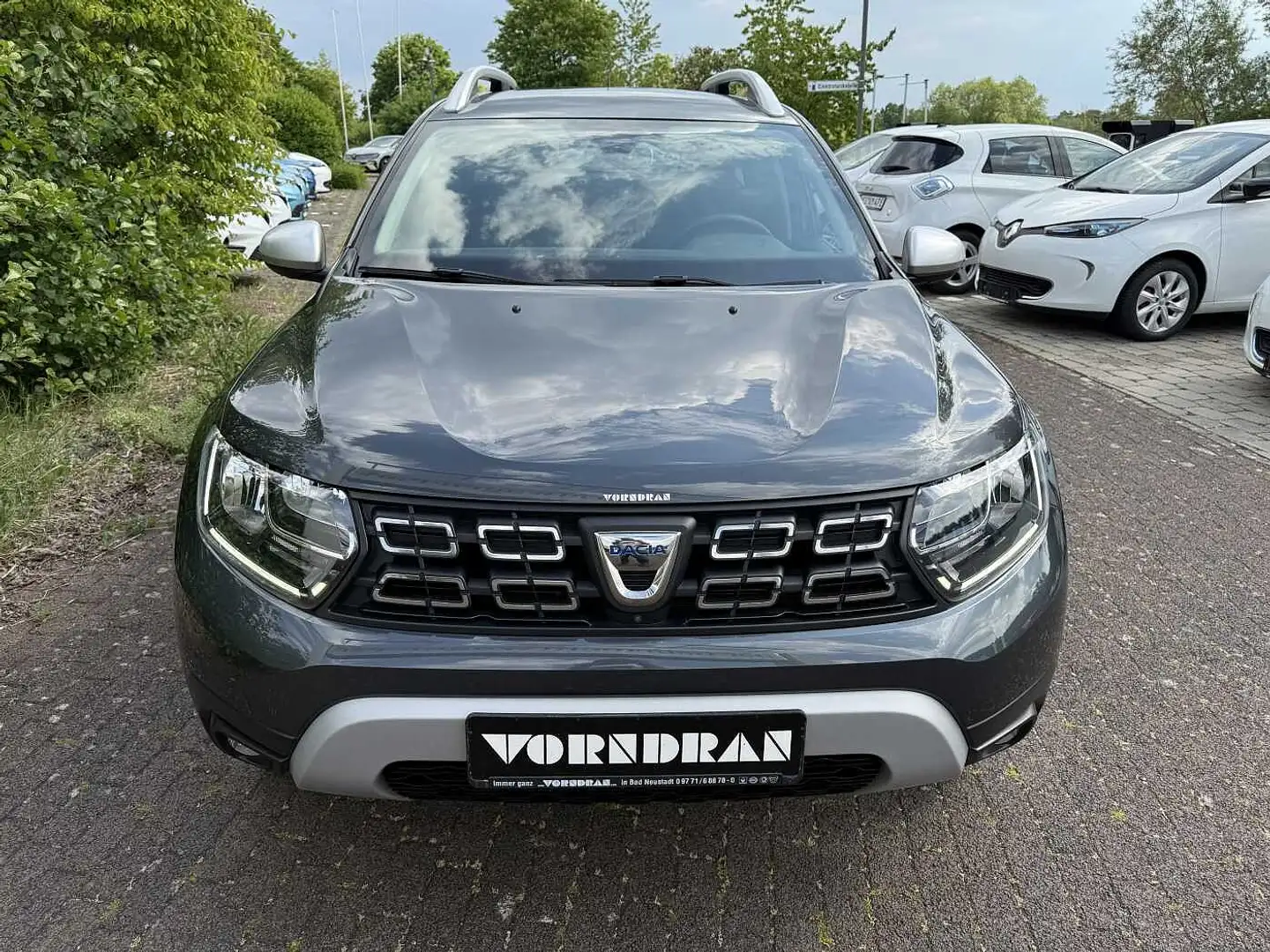 Dacia Duster Prestige blue dCi 115 4x4 SHZ Navi Klima PDC+360° Grau - 2