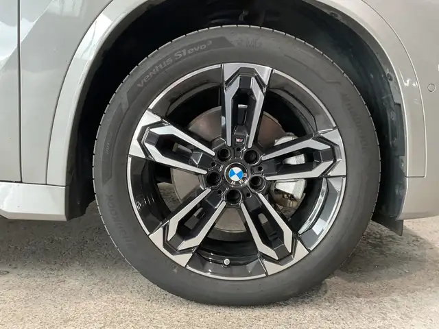 BMW Ix1 view 13