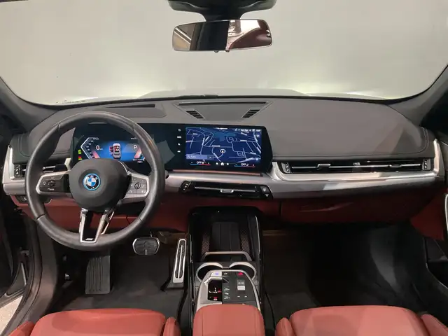 BMW Ix1 view 3