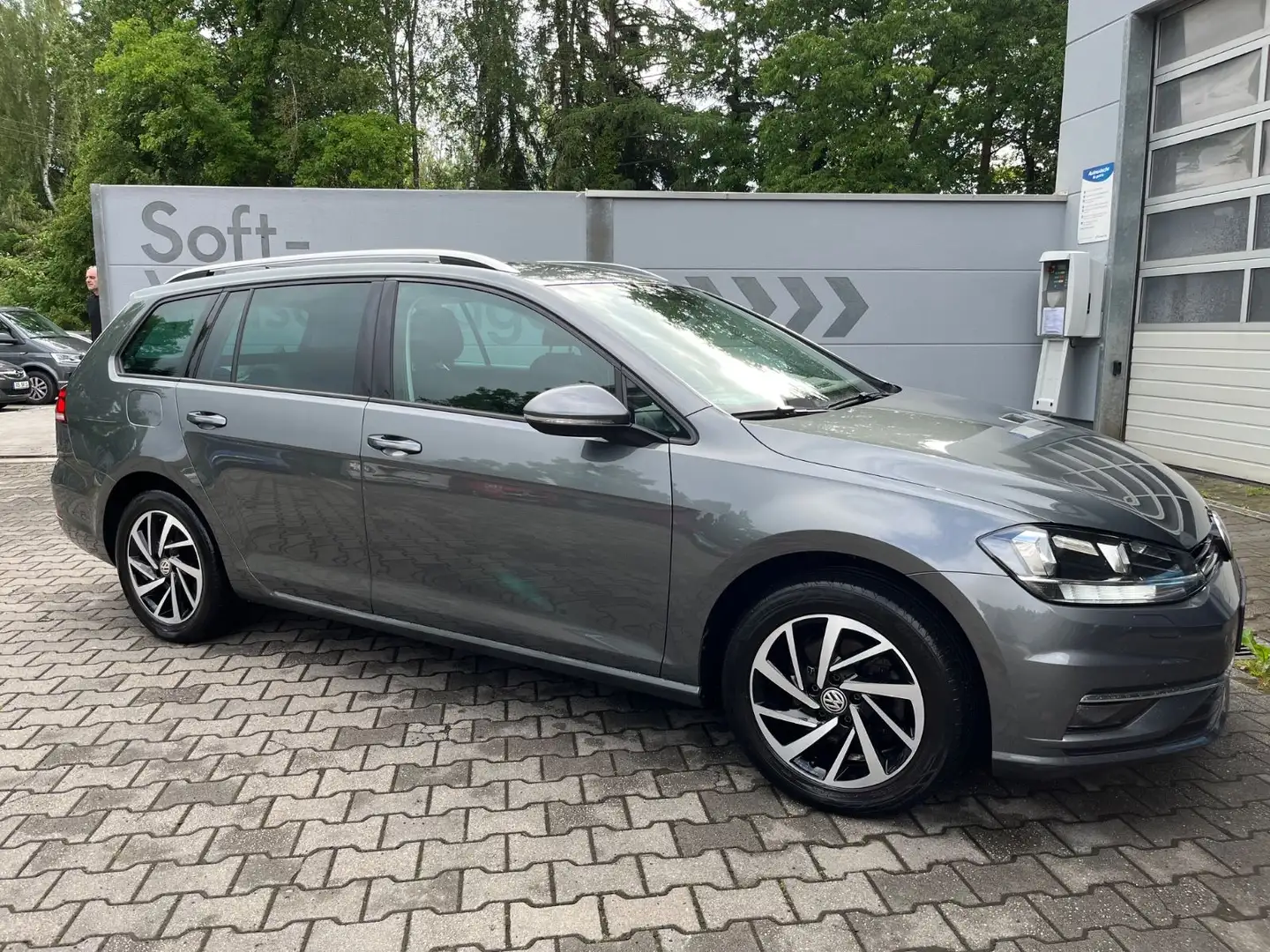Volkswagen Golf 1.0 TSI JOIN Variant*NAVI*SHZ*8-fach ber.* Gris - 1