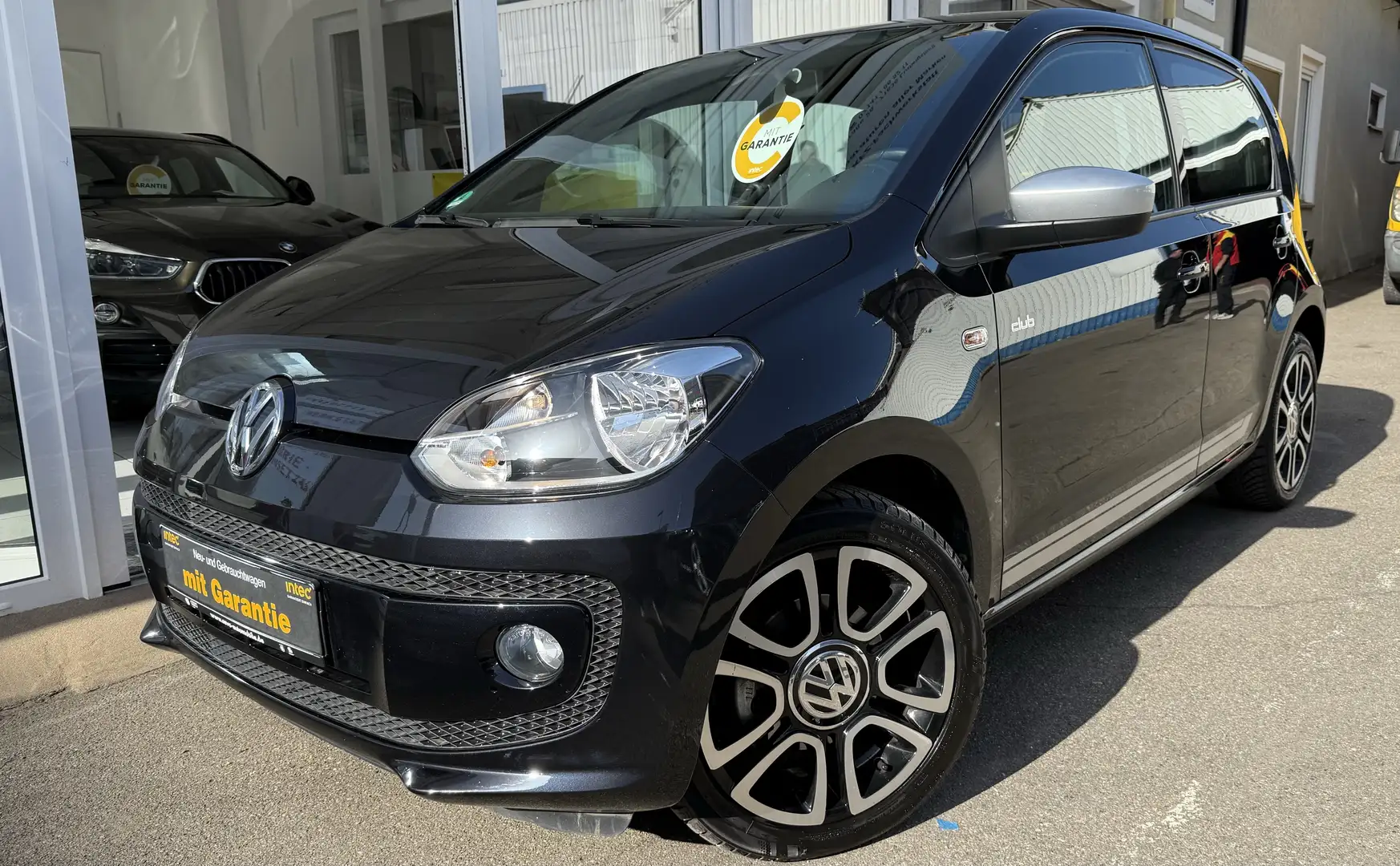 Volkswagen up! club up! 1.HD KLIMA NAVI PDC ALU PDC GARANTIE Schwarz - 1