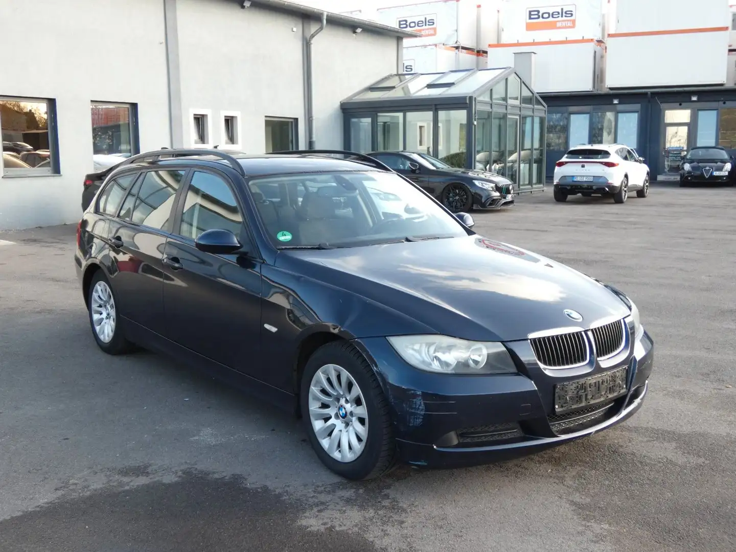 BMW 318 i Kombi*Klima+Pdc*Shz* Bleu - 2