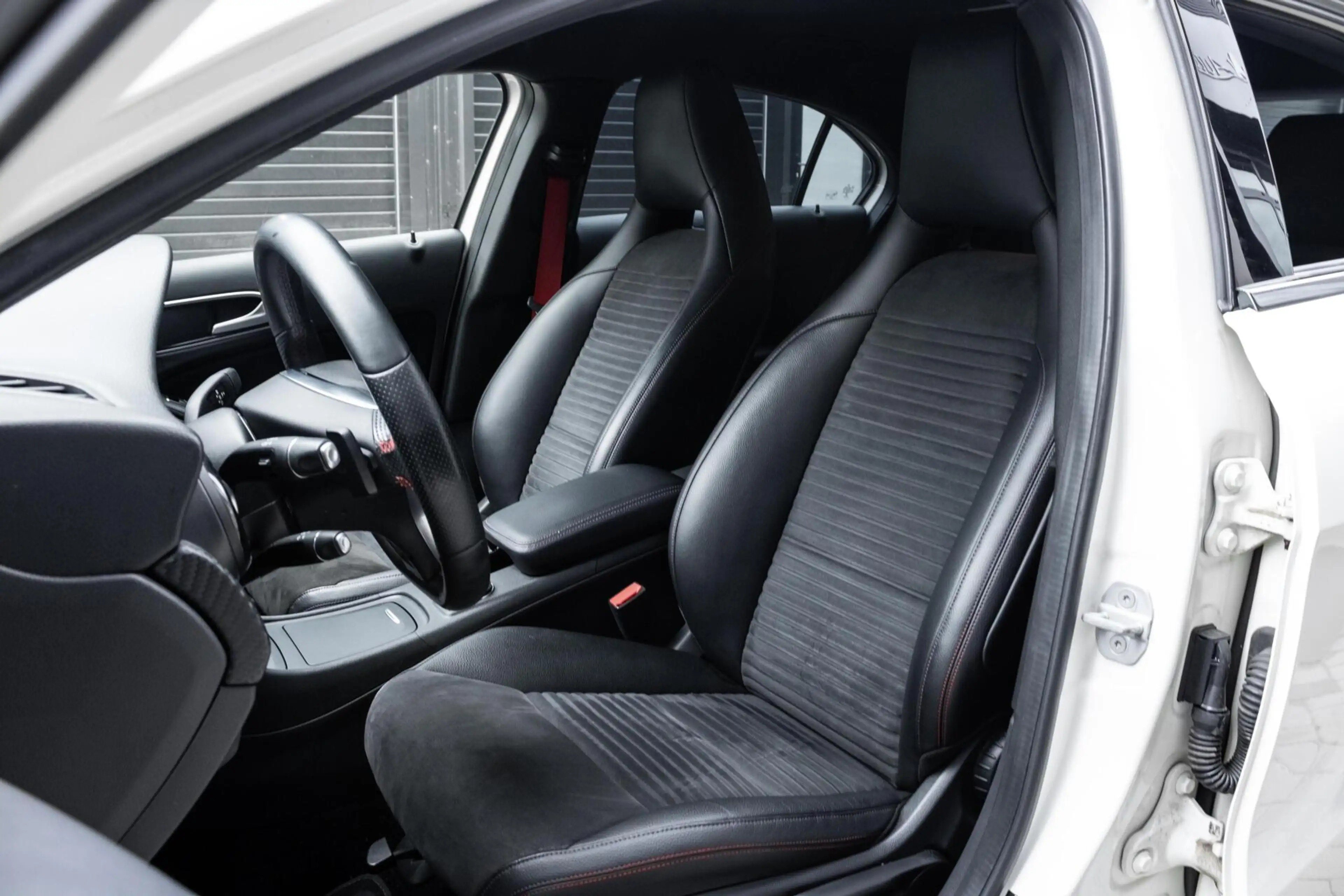 Mercedes-Benz A 250 A250 AMG 211pk | LED | STOELVERW. | NAVI | HISTORI — photo 4