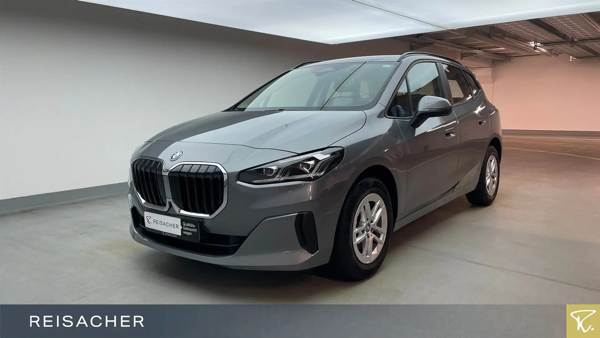 BMW 225 225e A xDrive Active Tourer Autom Grau - 1