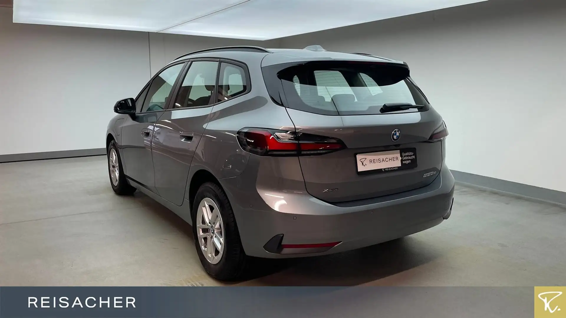 BMW 225 225e A xDrive Active Tourer Autom Grau - 2