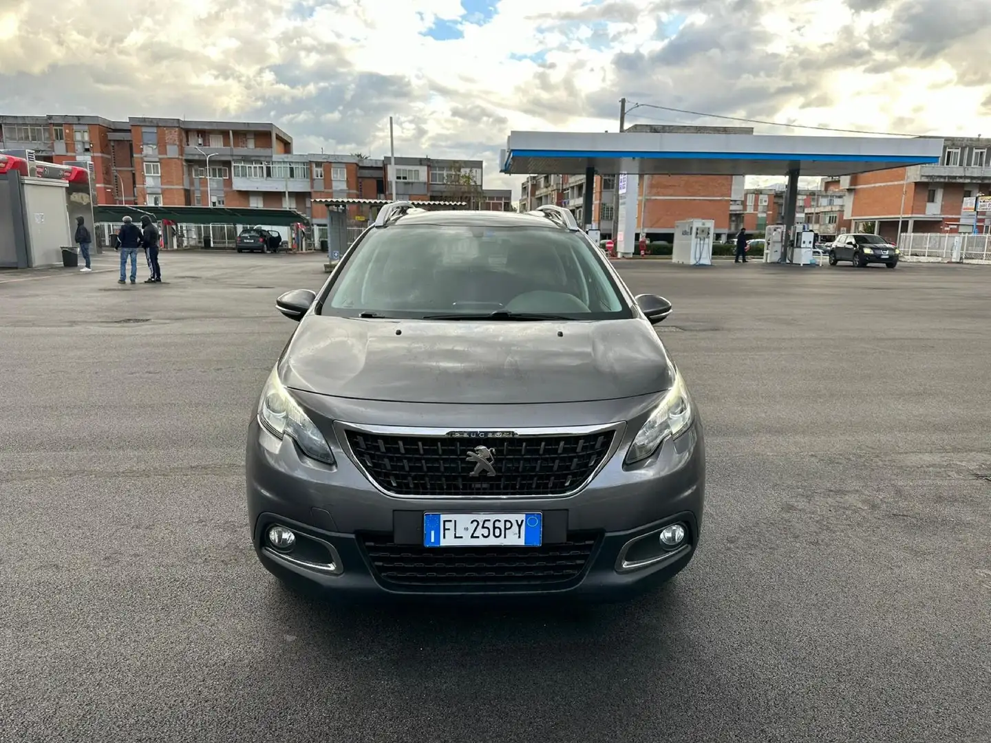 Peugeot 2008 1.6 bluehdi Gt Line 100cv Grigio - 1