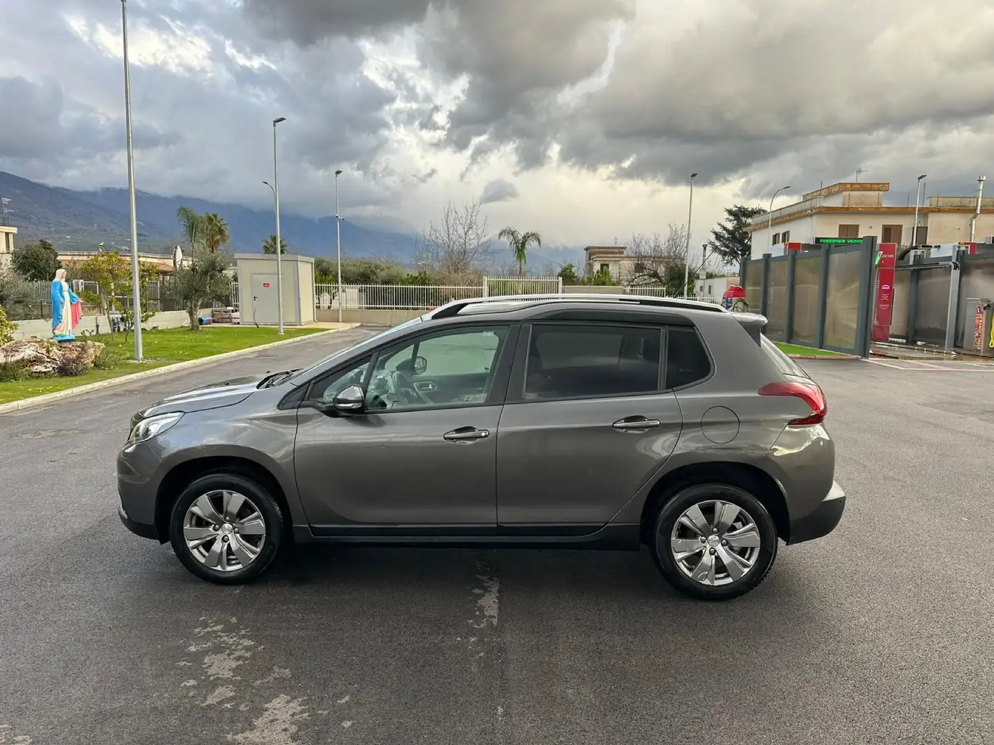 Peugeot 2008 1.6 bluehdi Gt Line 100cv Grigio - 2