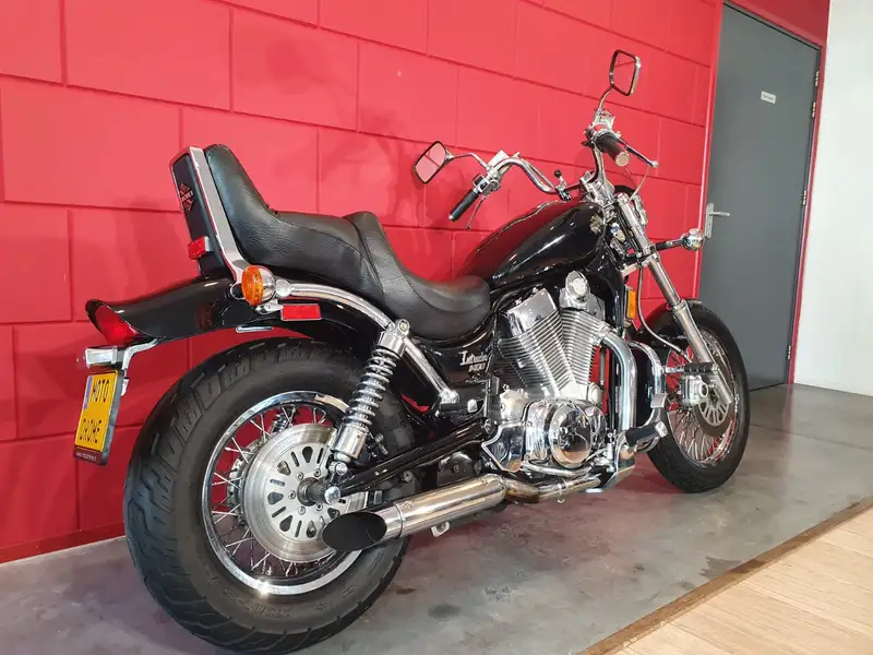 Suzuki VS 1400 - foto 2