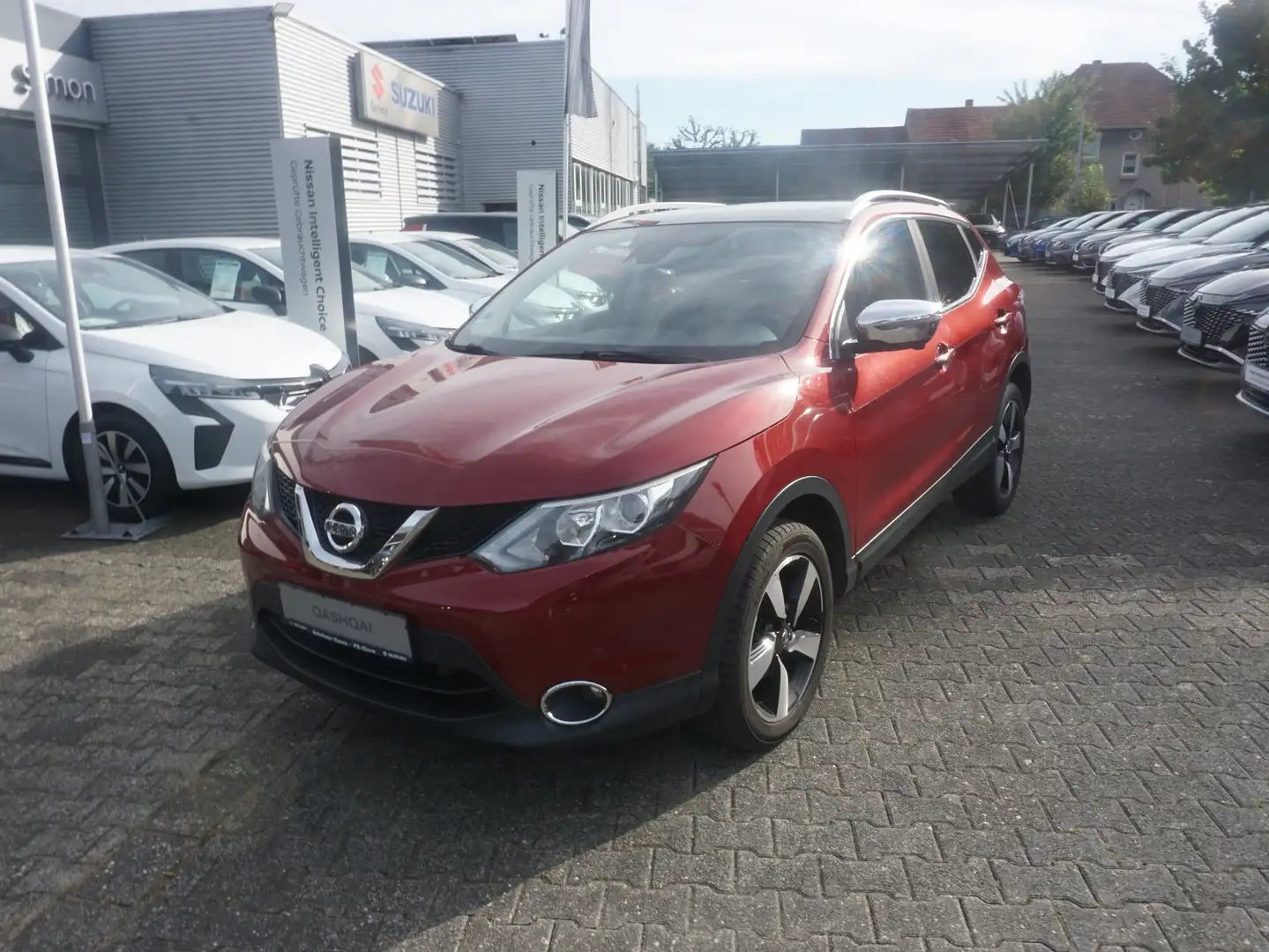 Nissan Qashqai Qashqai 1.6 DIG-T N-Connecta Pano AHK SHZ Rood - 1