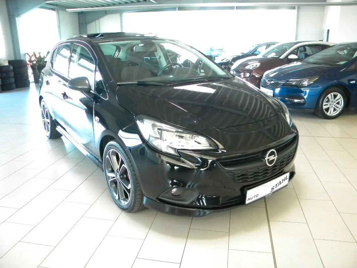 Opel Corsa **OPC-Line** mit Schiebedach Schwarz - 2