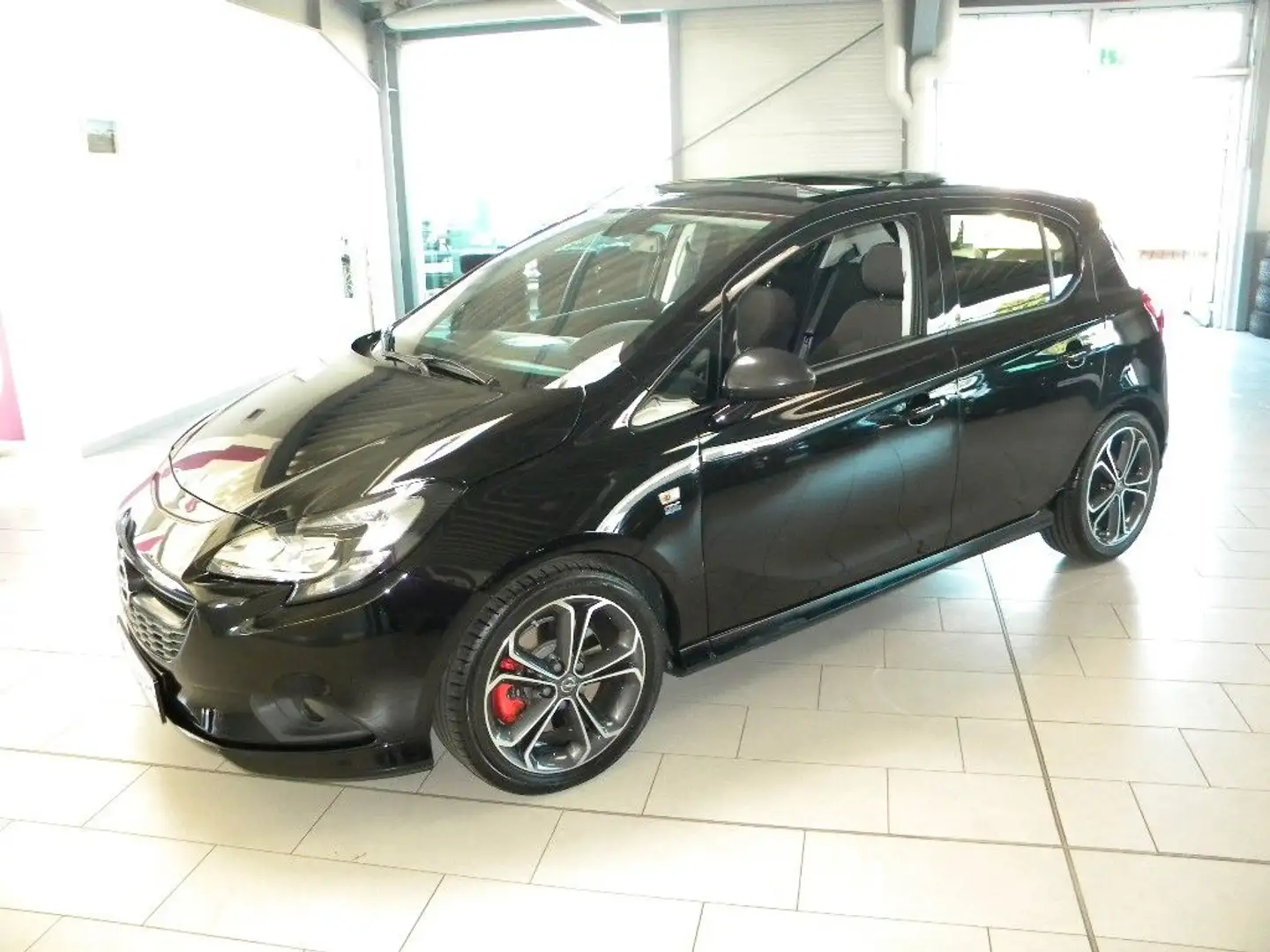 Opel Corsa **OPC-Line** mit Schiebedach Zwart - 1