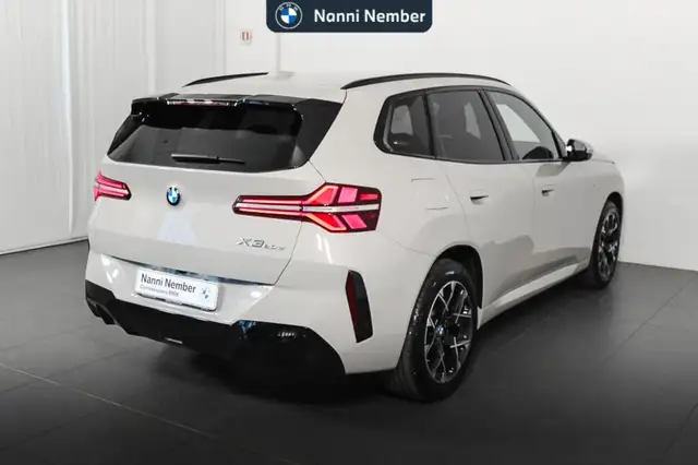 BMW X3 view 3