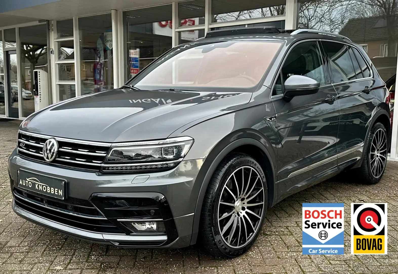 Volkswagen Tiguan 2.0 TSI 4Motion R-Line Led, Pano, Leer, Digidash, Grijs - 1
