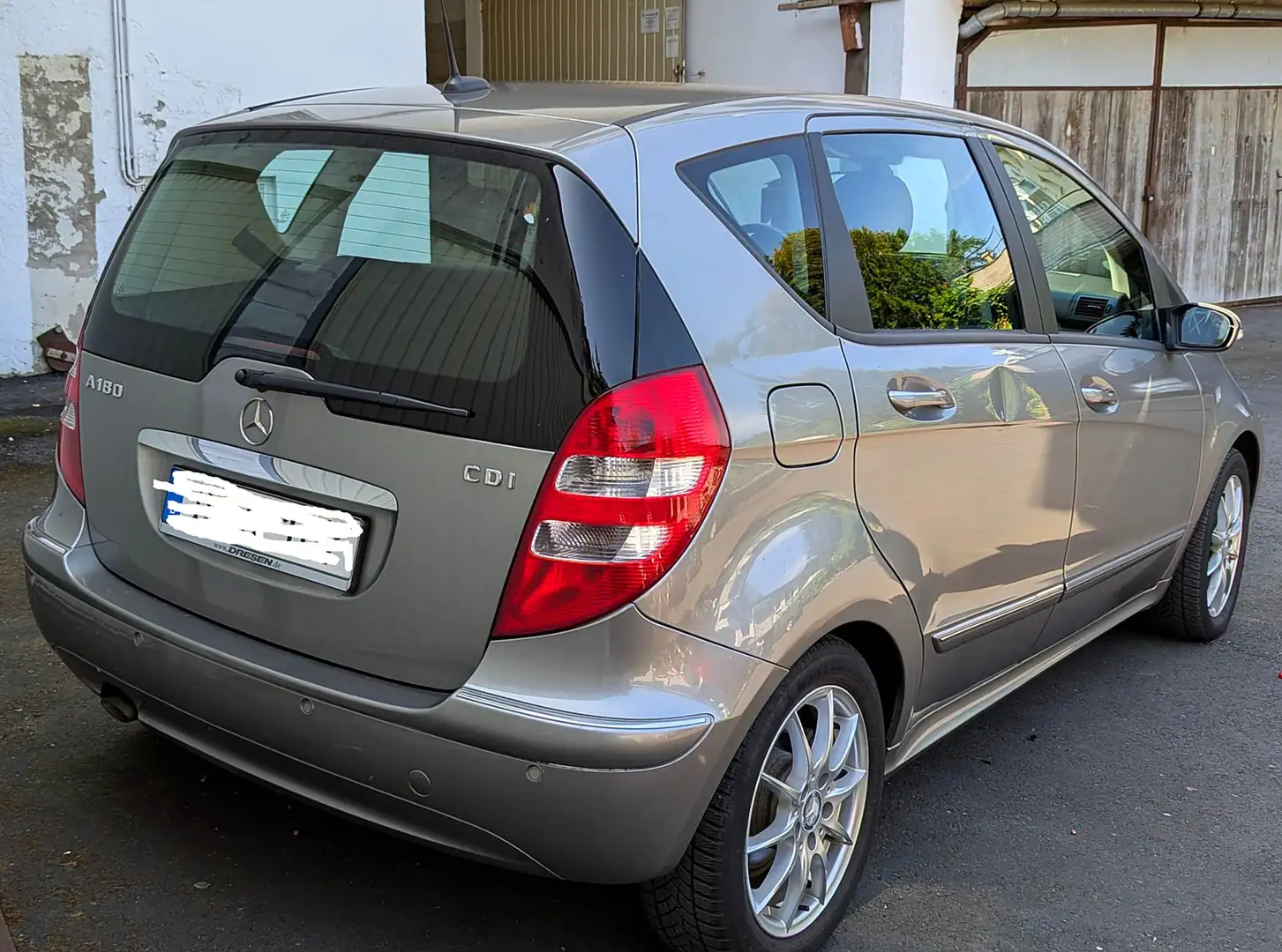 Mercedes-Benz A 180 A-Klasse Diesel  5-Türer CDI Elegance Bronze - 2