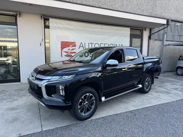 Mitsubishi L200 L200 2.3d Diamond 4wd 150cv auto IVA COMPRESA
