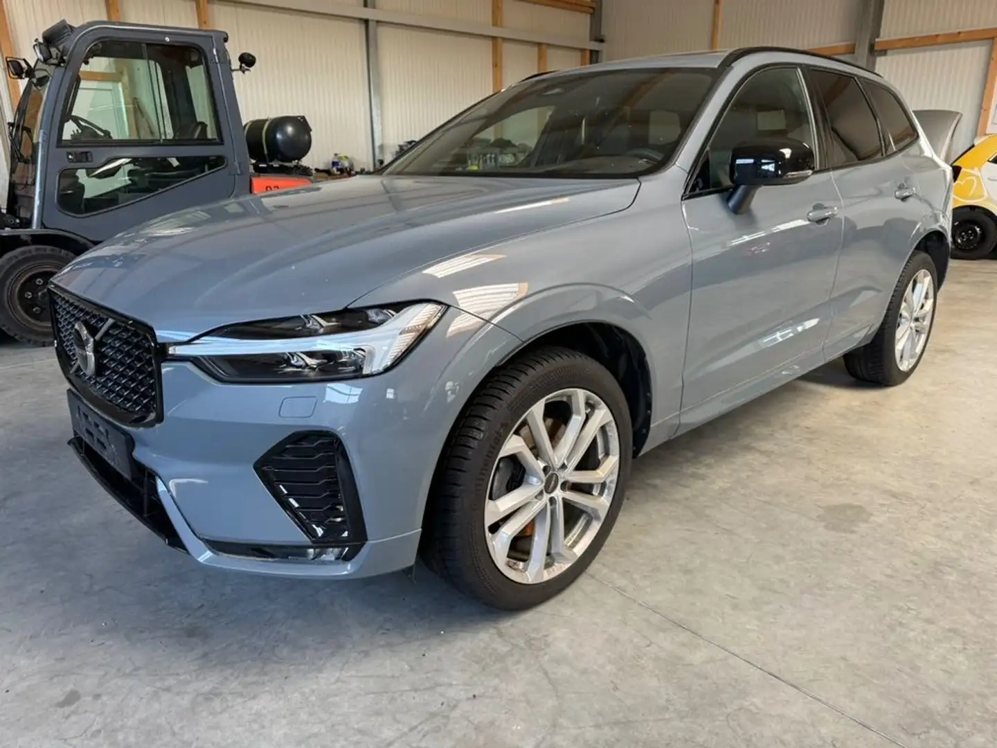 Volvo XC60 Ultimate Dark AWD, B4, AHK, Standheizung Grau - 2