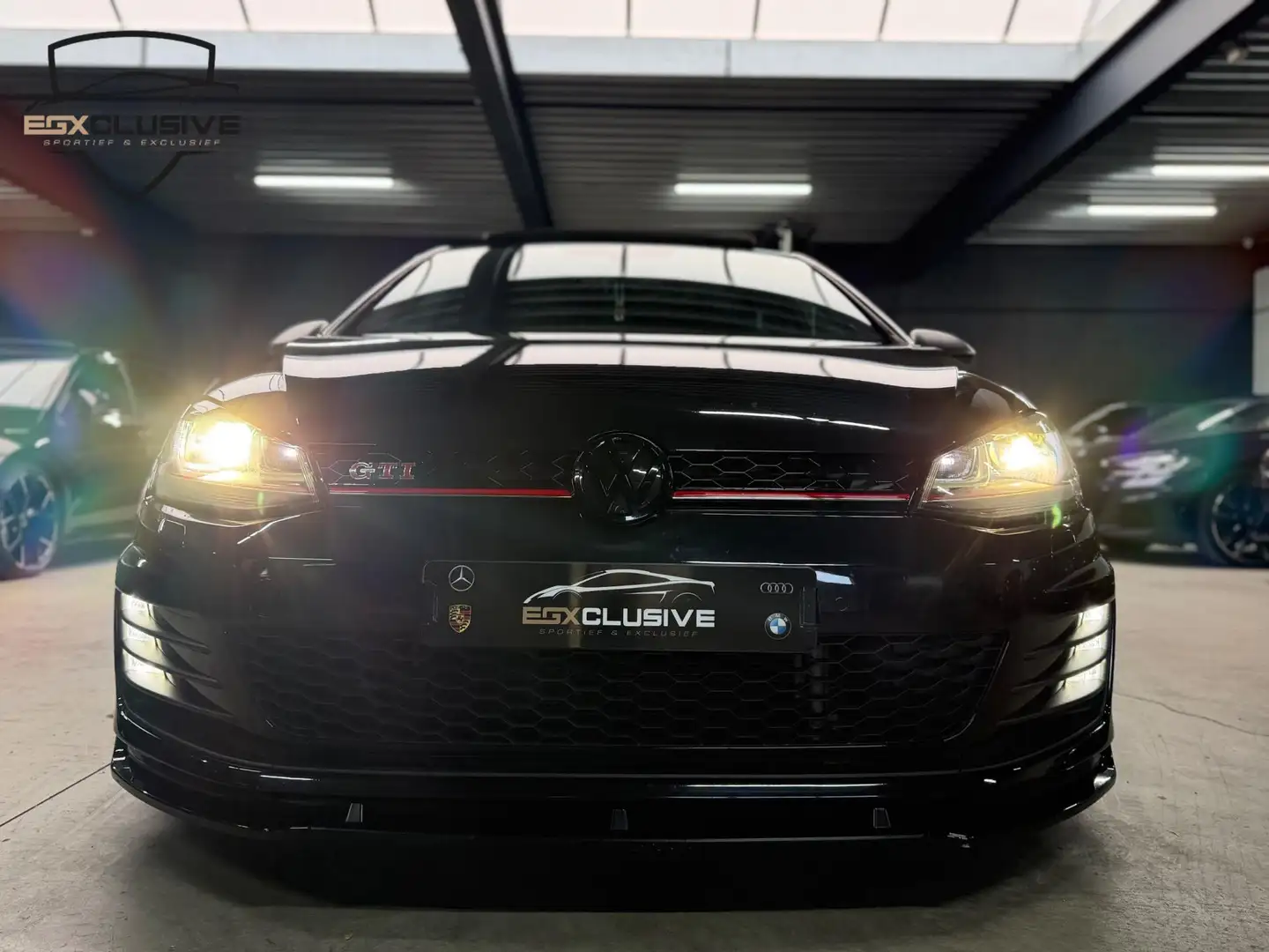 Volkswagen Golf GTI 2.0 TSI Performance Pano/BulX uitlaat Schwarz - 2