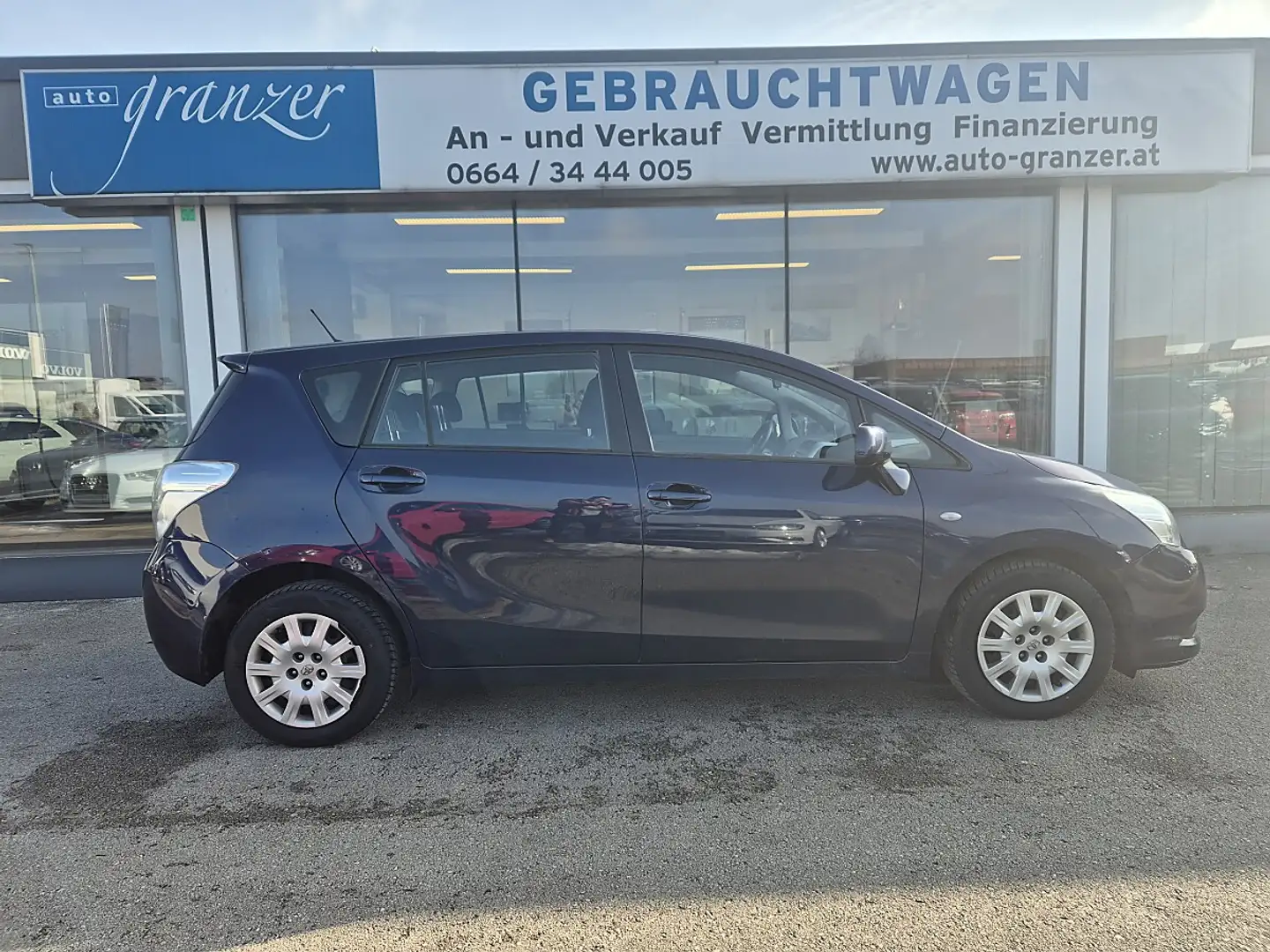 Toyota Verso 2,0 D-4D 125 Comfort DPF Blau - 1