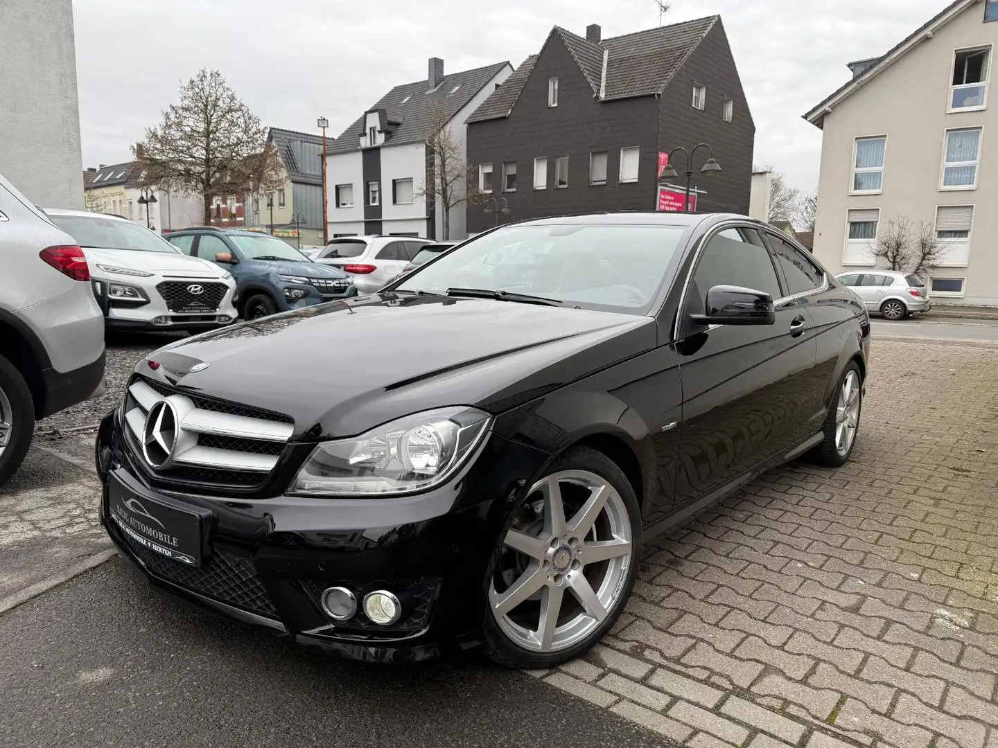 Mercedes-Benz C 180 CGI AMG Coupe BlueEfficiency Navi*LED Noir - 1