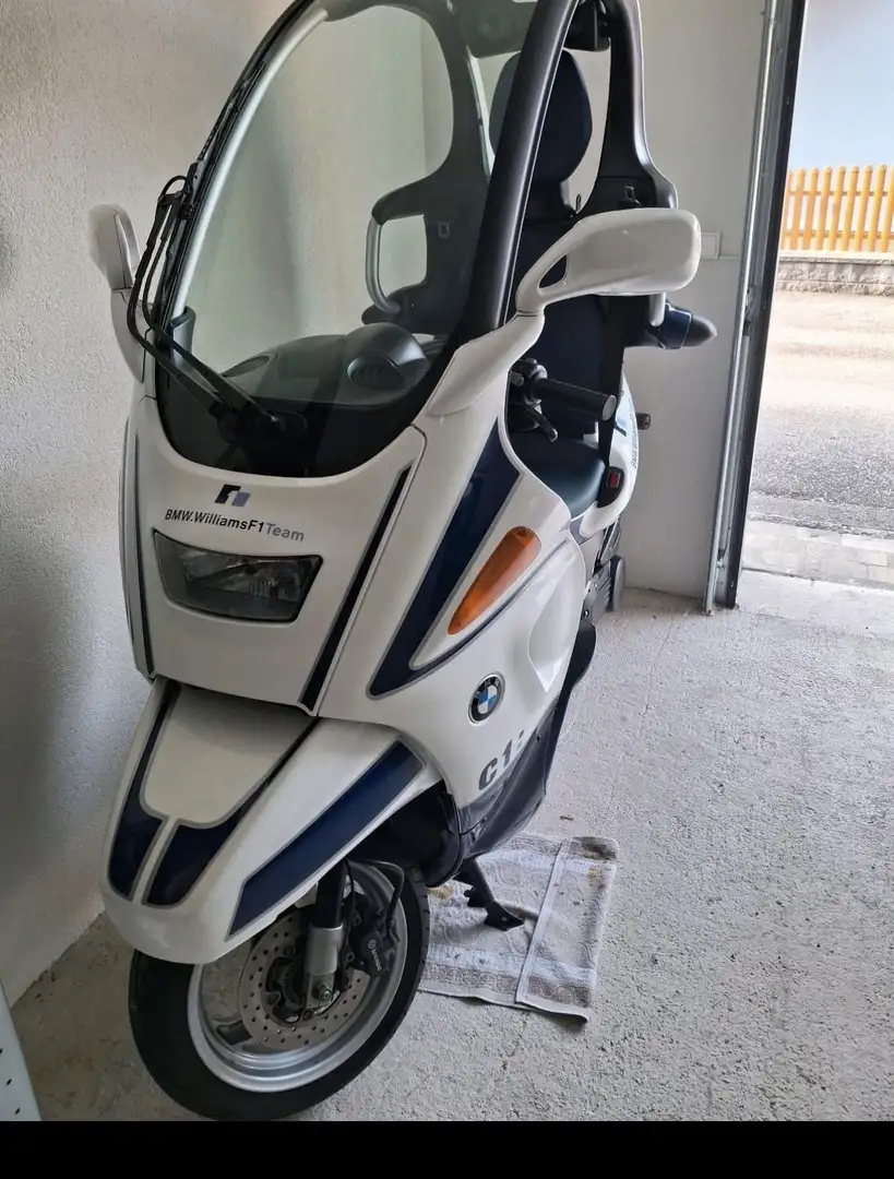 BMW C1 Soundsystem, absperrbares Fach - 1