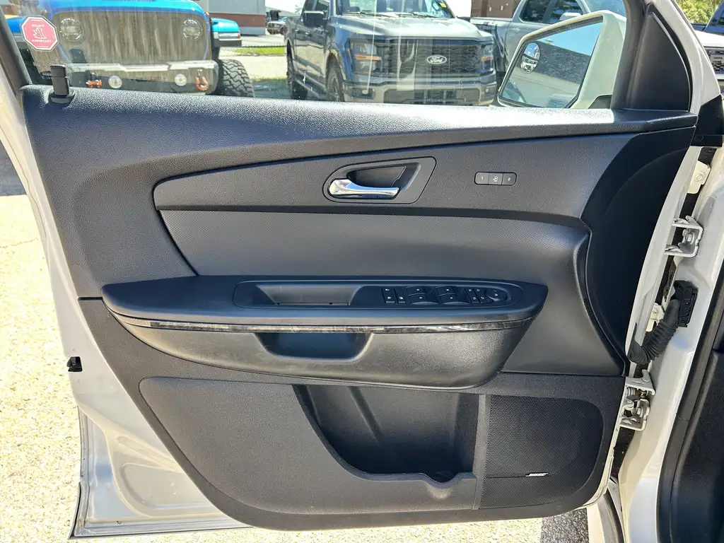 2012 GMC Acadia Denali | SunRoof | Rear Cam | Push Start — photo 5