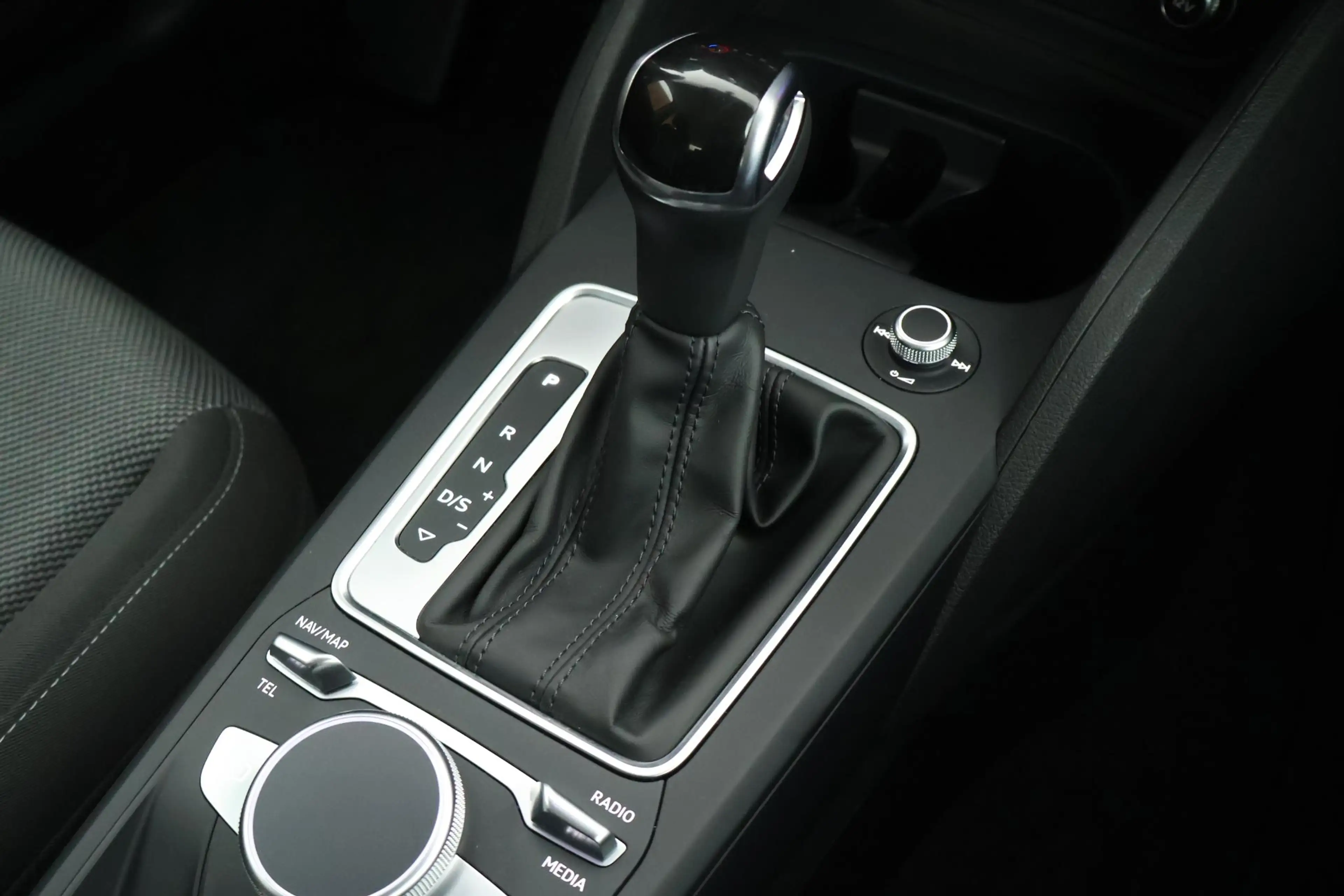 Audi Q2 35 TFSI 150pk S-Tronic S Edition Trekhaak Camera C — photo 30