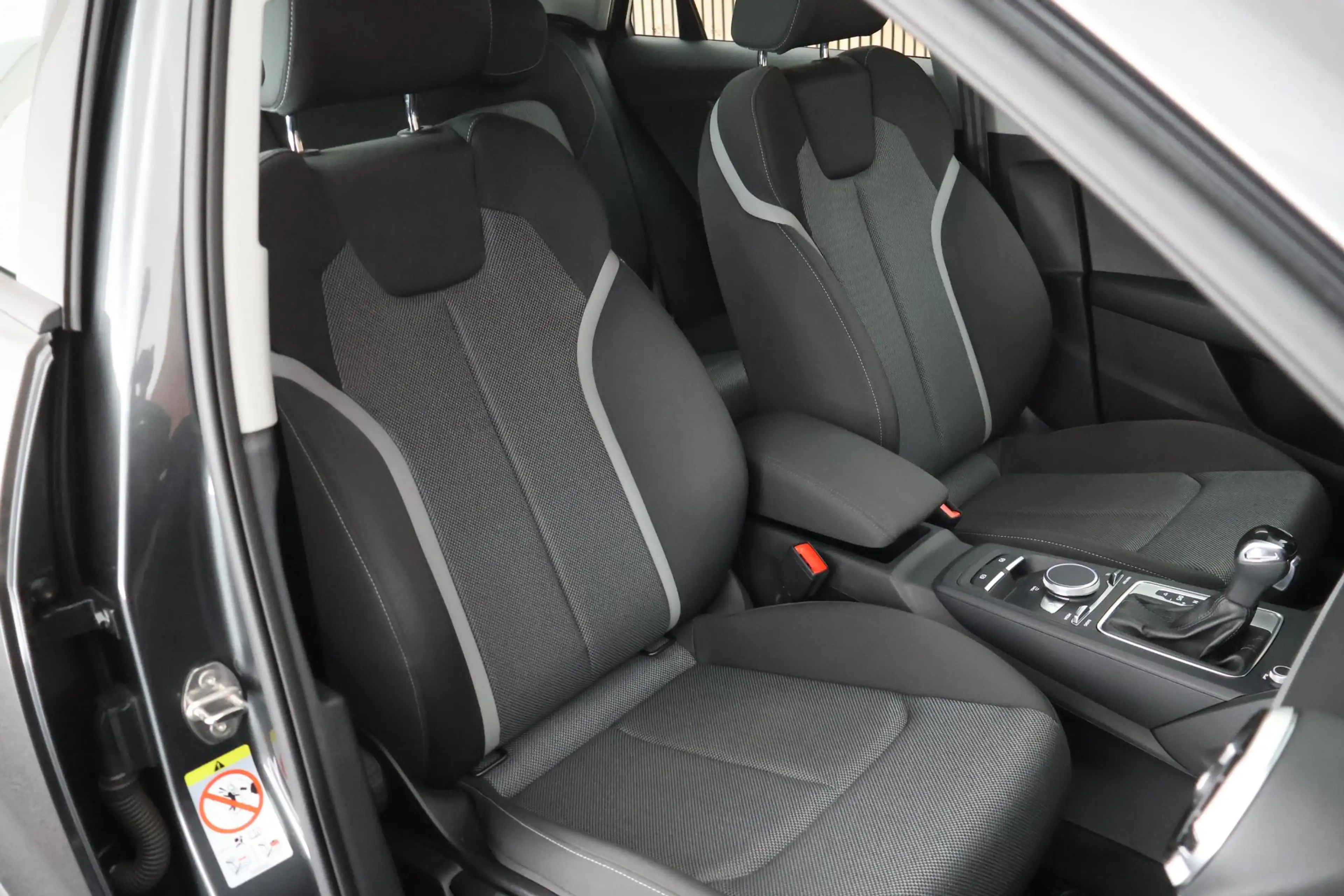 Audi Q2 35 TFSI 150pk S-Tronic S Edition Trekhaak Camera C — photo 2