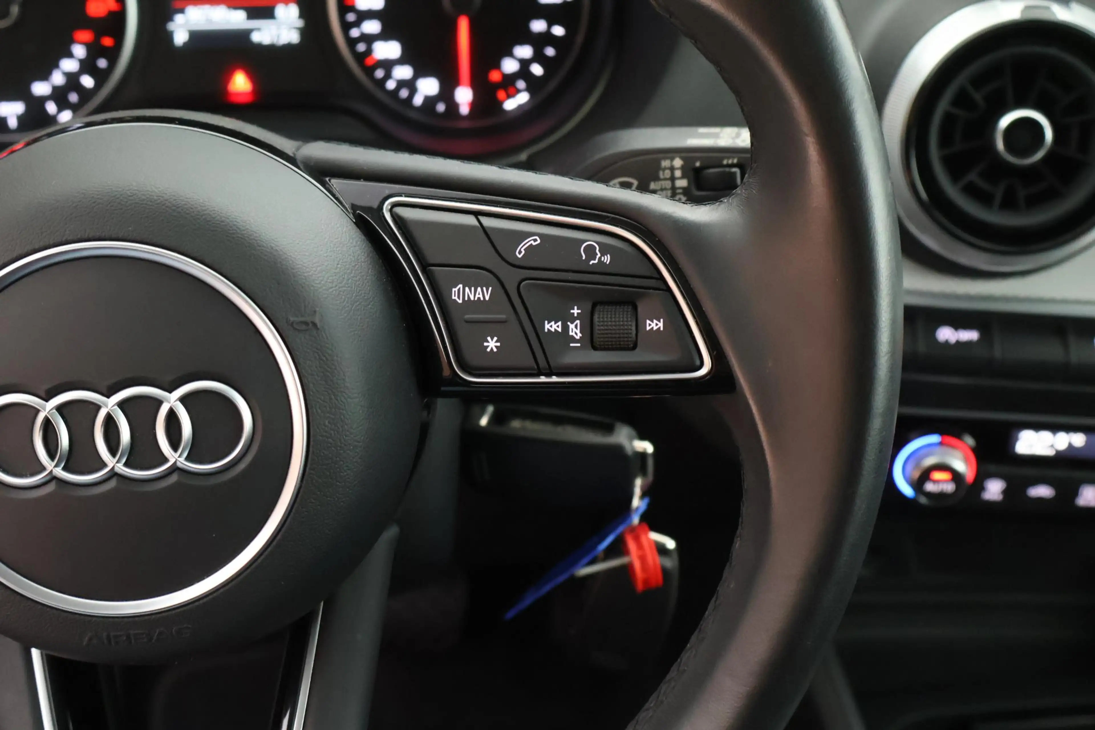 Audi Q2 35 TFSI 150pk S-Tronic S Edition Trekhaak Camera C — photo 19