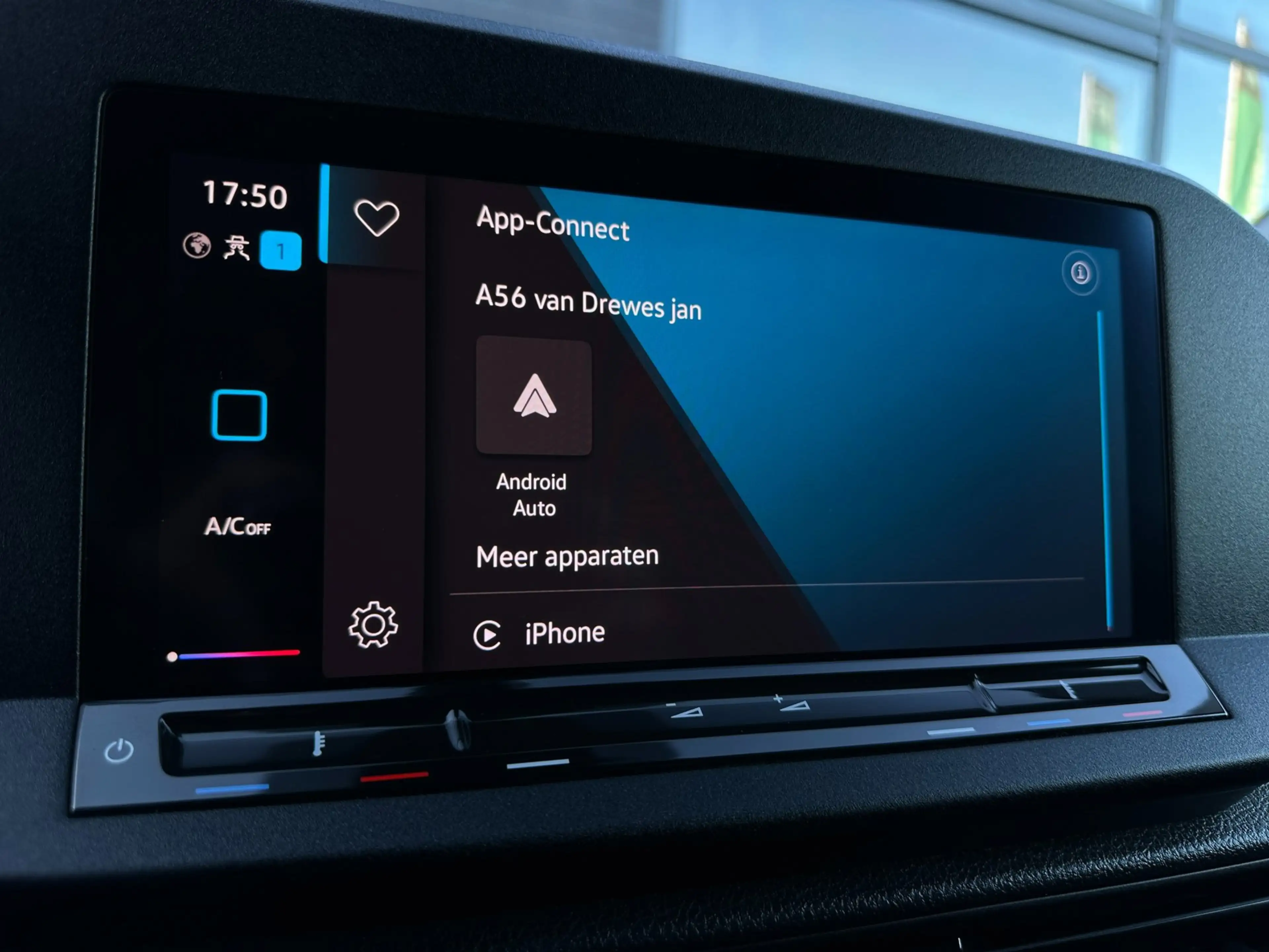 Volkswagen Caddy Cargo 2.0 TDI Comfort/1STE EIG/APP-CONNECT/NAVI/NL — photo 22