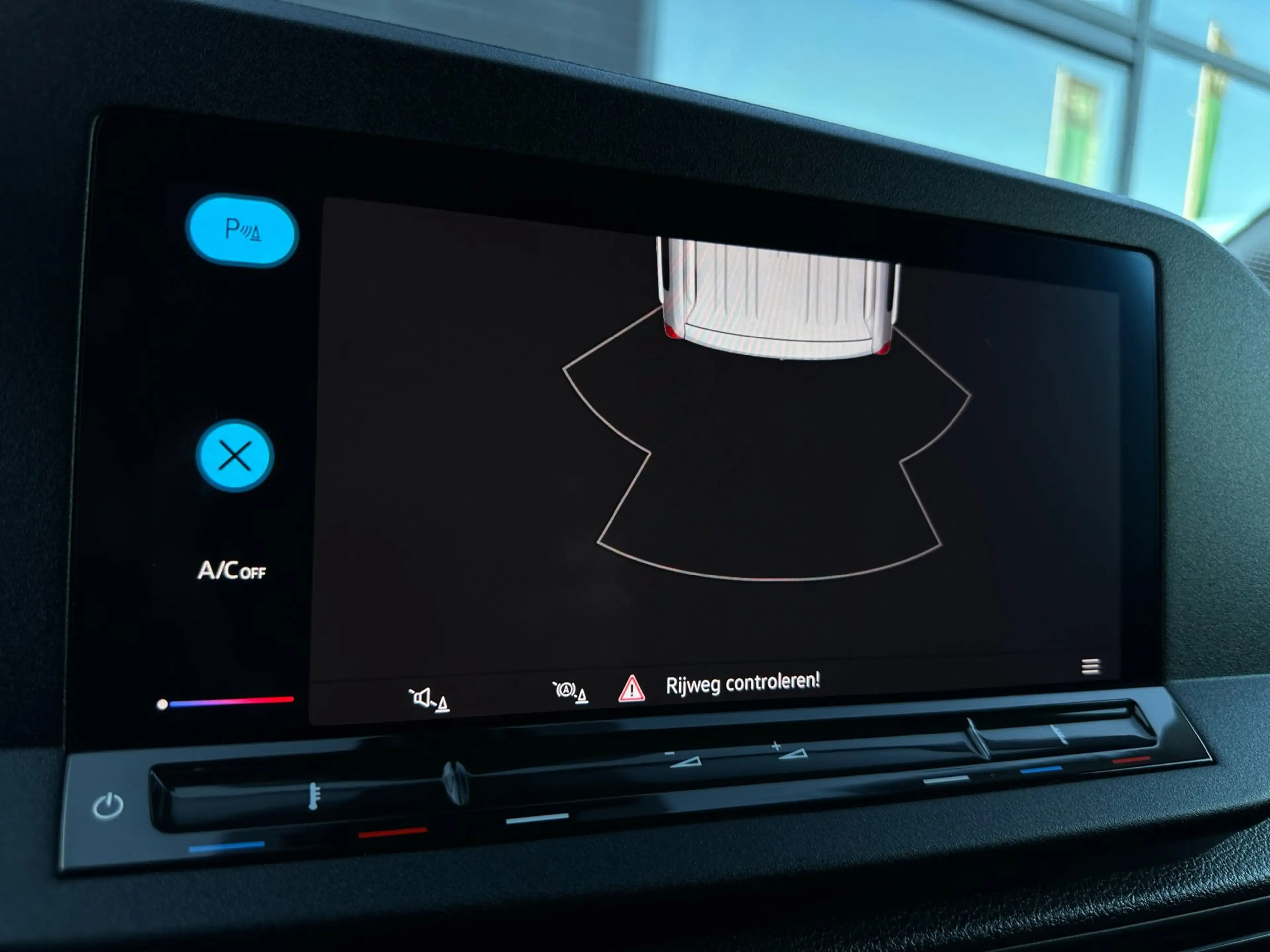 Volkswagen Caddy Cargo 2.0 TDI Comfort/1STE EIG/APP-CONNECT/NAVI/NL — photo 23