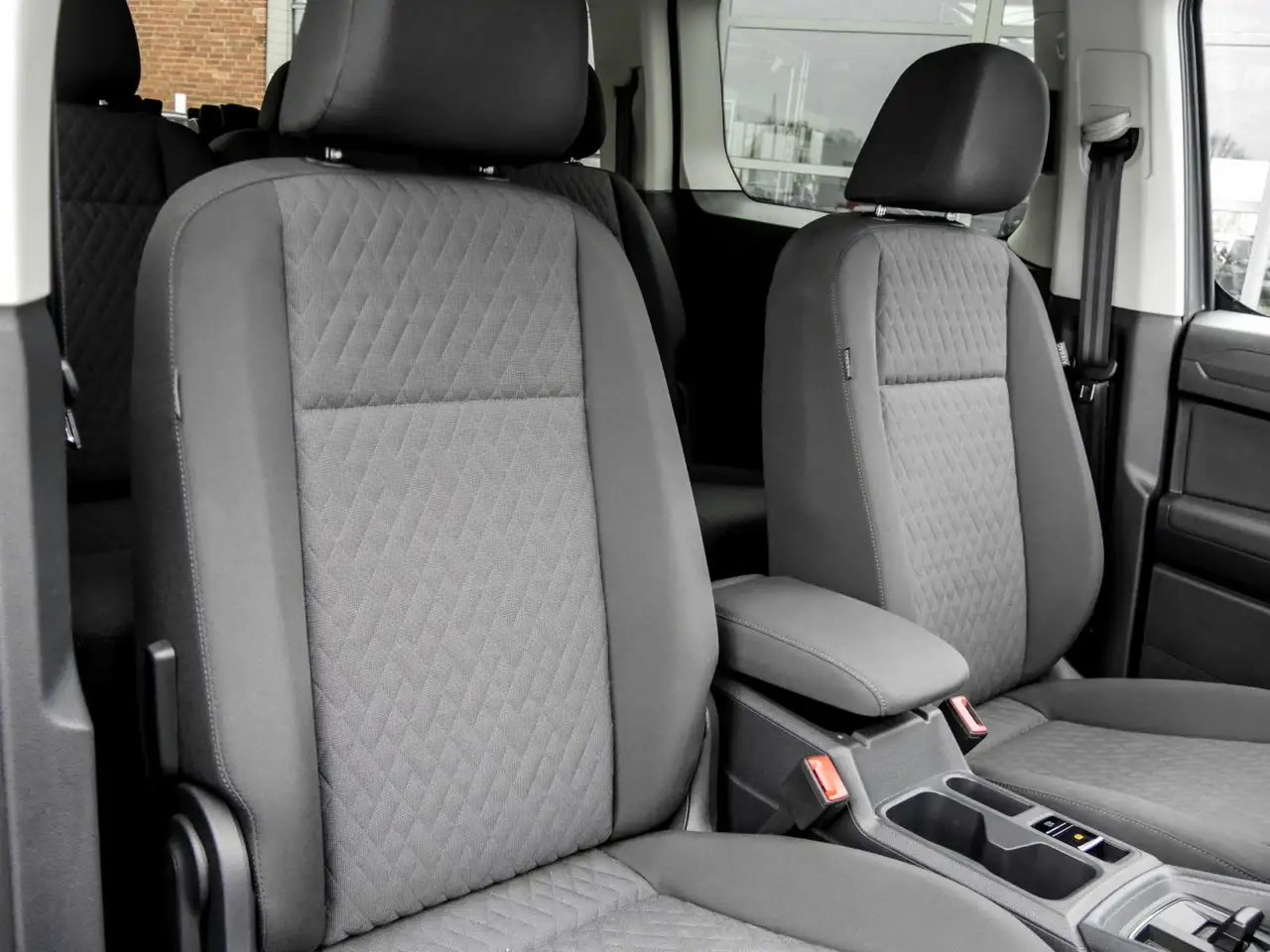 Volkswagen Caddy Maxi Life 2.0 TDI DSG Navi AHK ACC 7Sitze, миниатюра 6