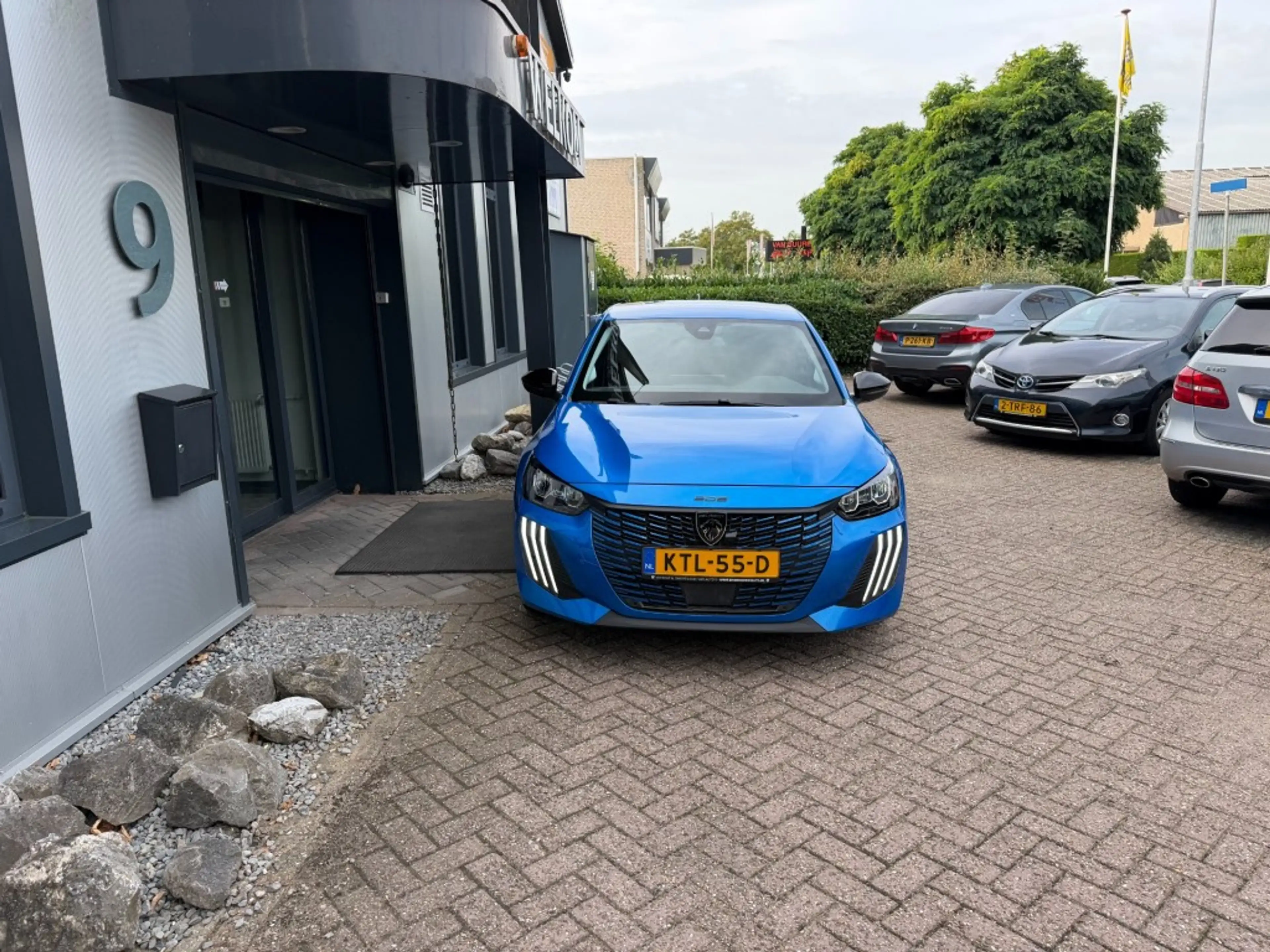 Peugeot 208 1.2 PureTech Allure 100PK Leder, Navi, Carplay/And — photo 3