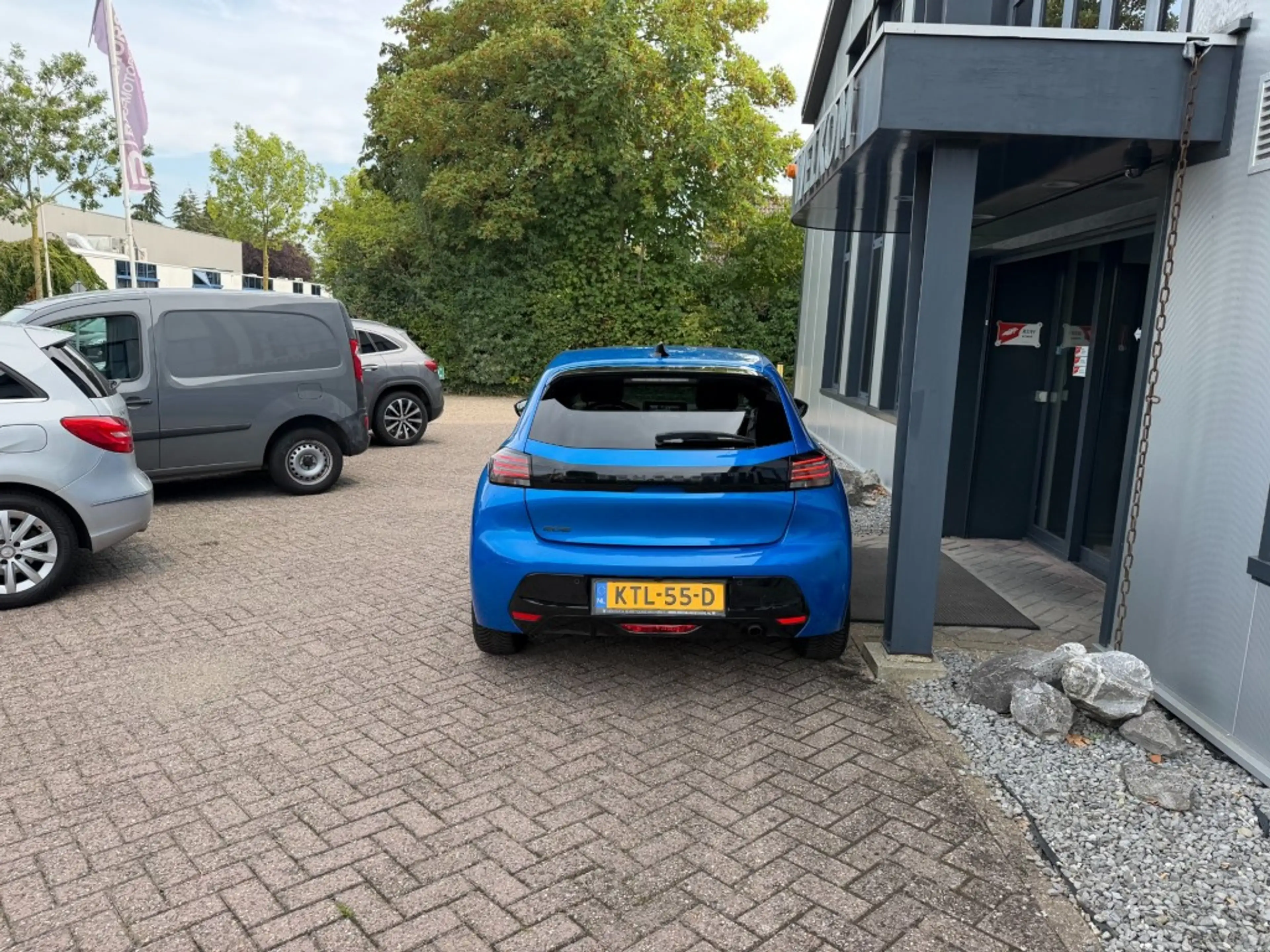 Peugeot 208 1.2 PureTech Allure 100PK Leder, Navi, Carplay/And — photo 5
