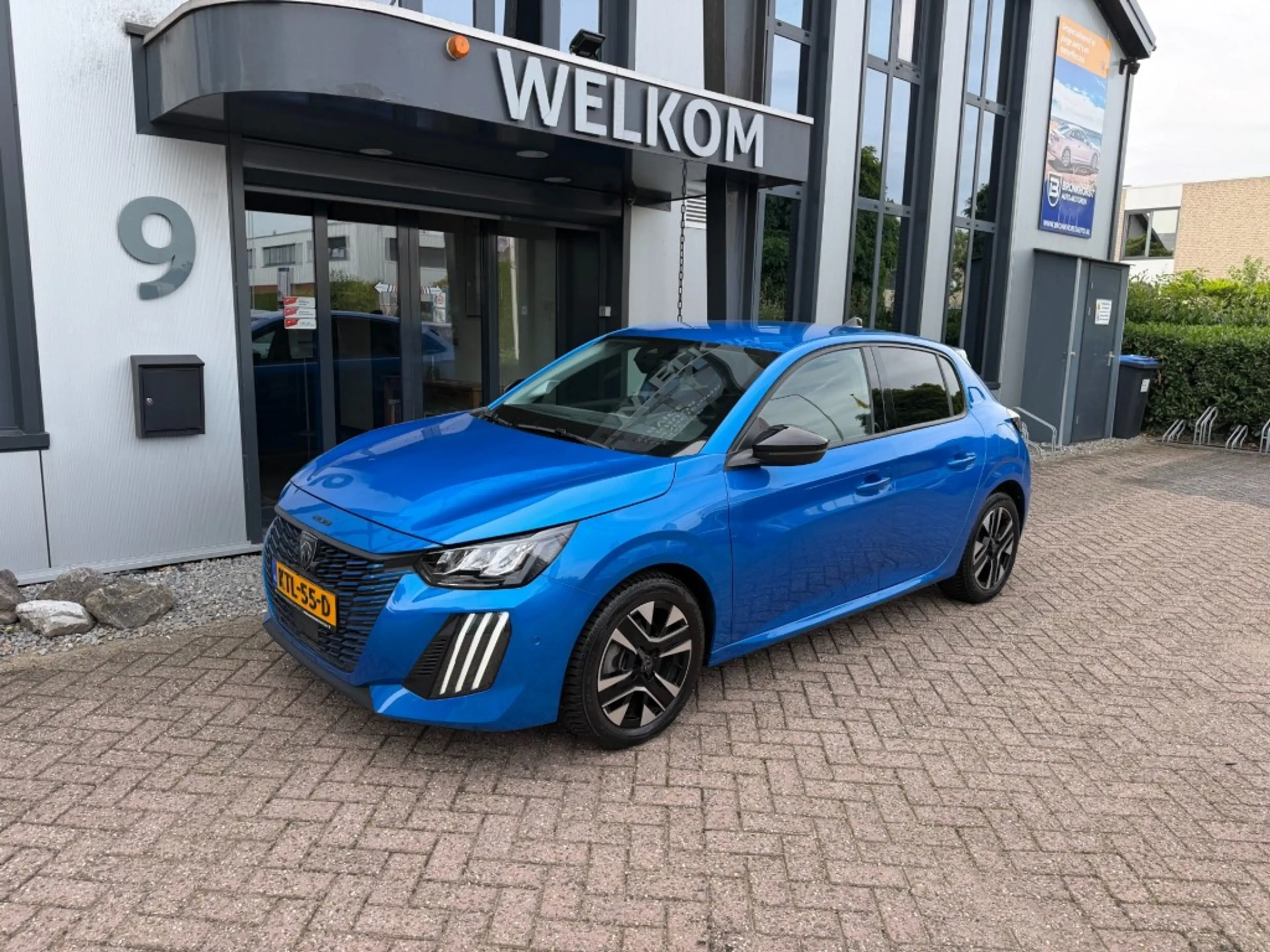 Peugeot 208 1.2 PureTech Allure 100PK Leder, Navi, Carplay/And — photo 2