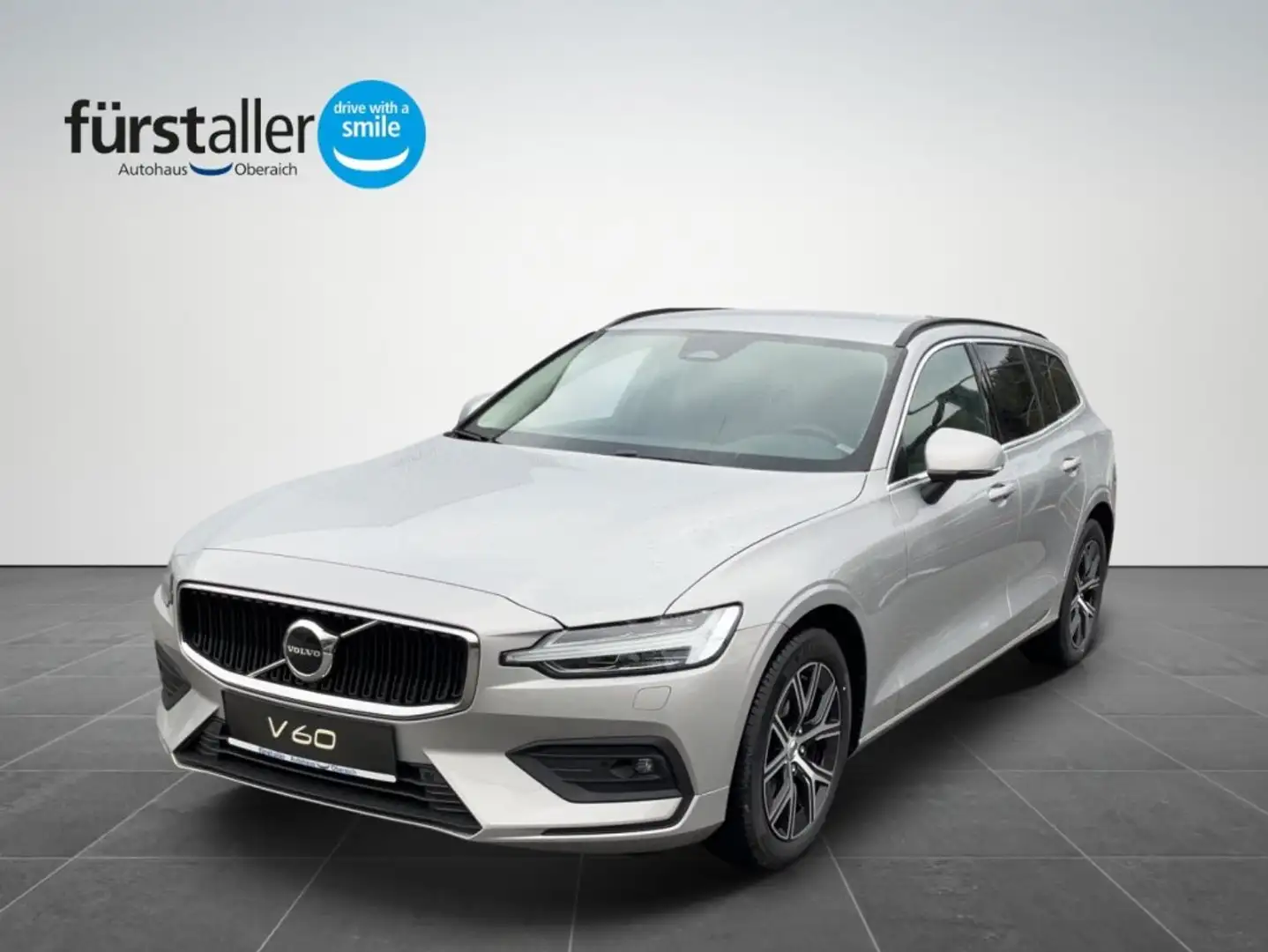 Volvo V60 Core, B4 Mild Hybrid, Diesel Silber - 1