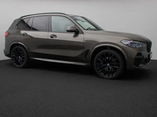 BMW X5 view 4