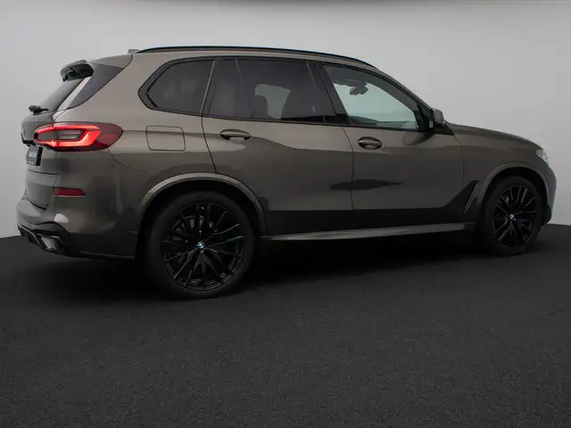 BMW X5 view 6