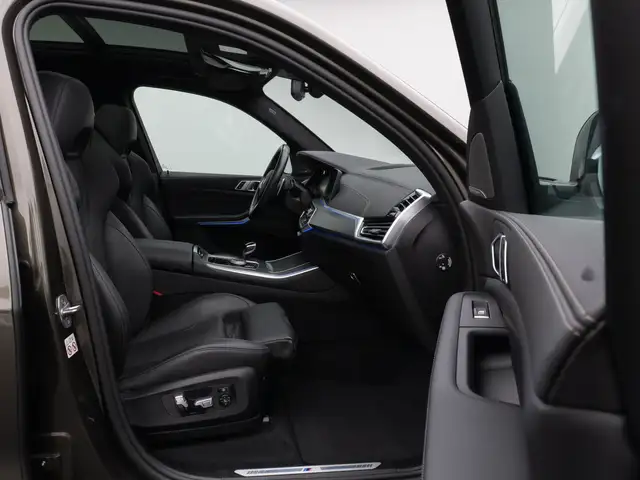 BMW X5 view 24