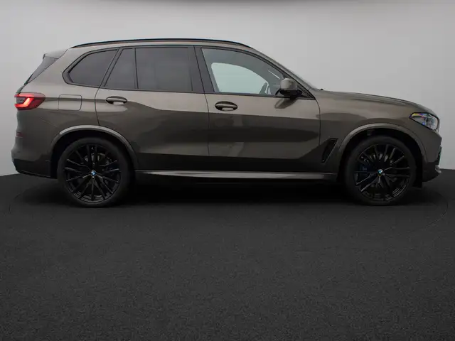 BMW X5 view 5