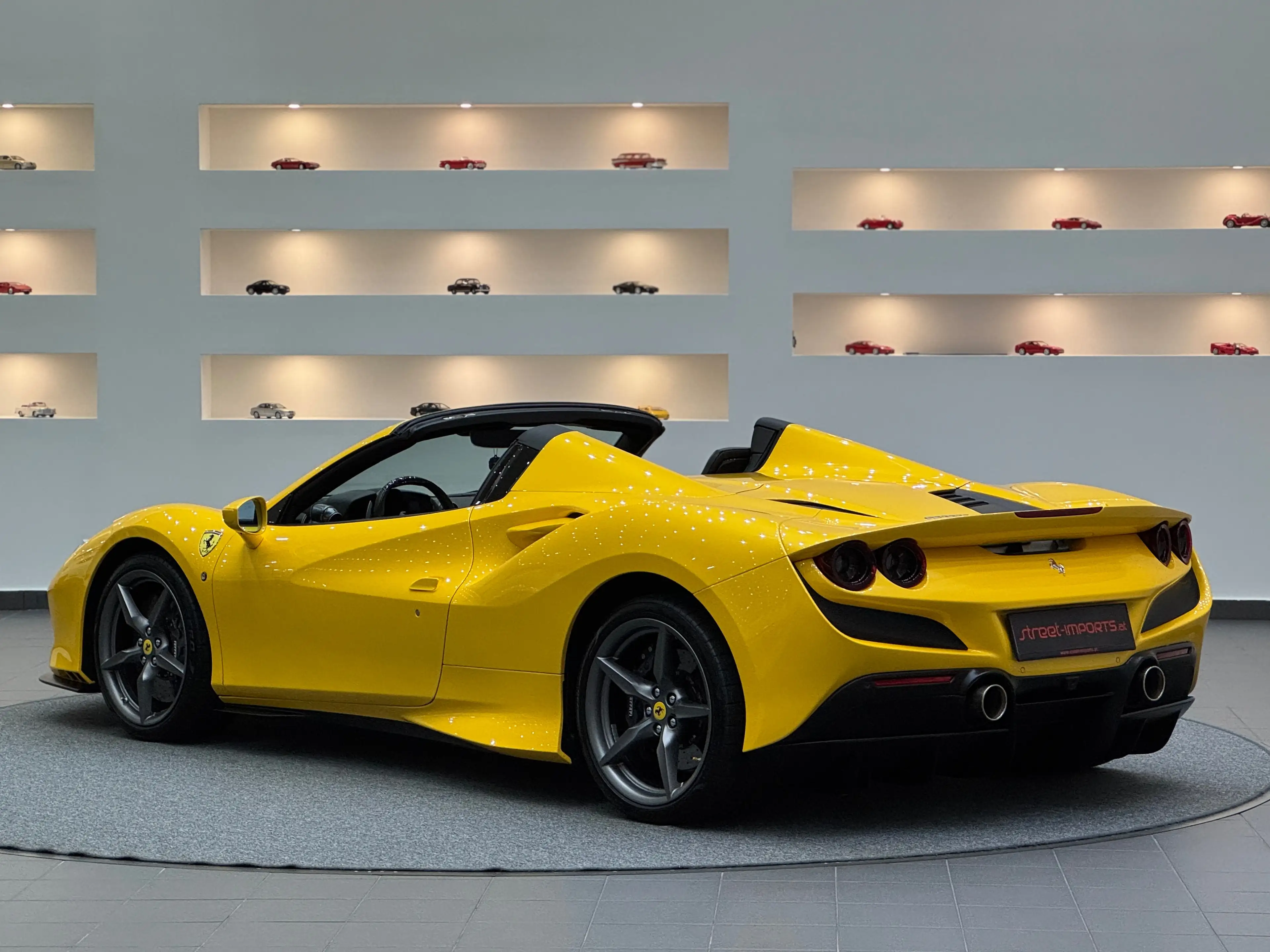 Ferrari F8 Spider *PPF*RacingSeats*Giallo Triplo Strato* — photo 4