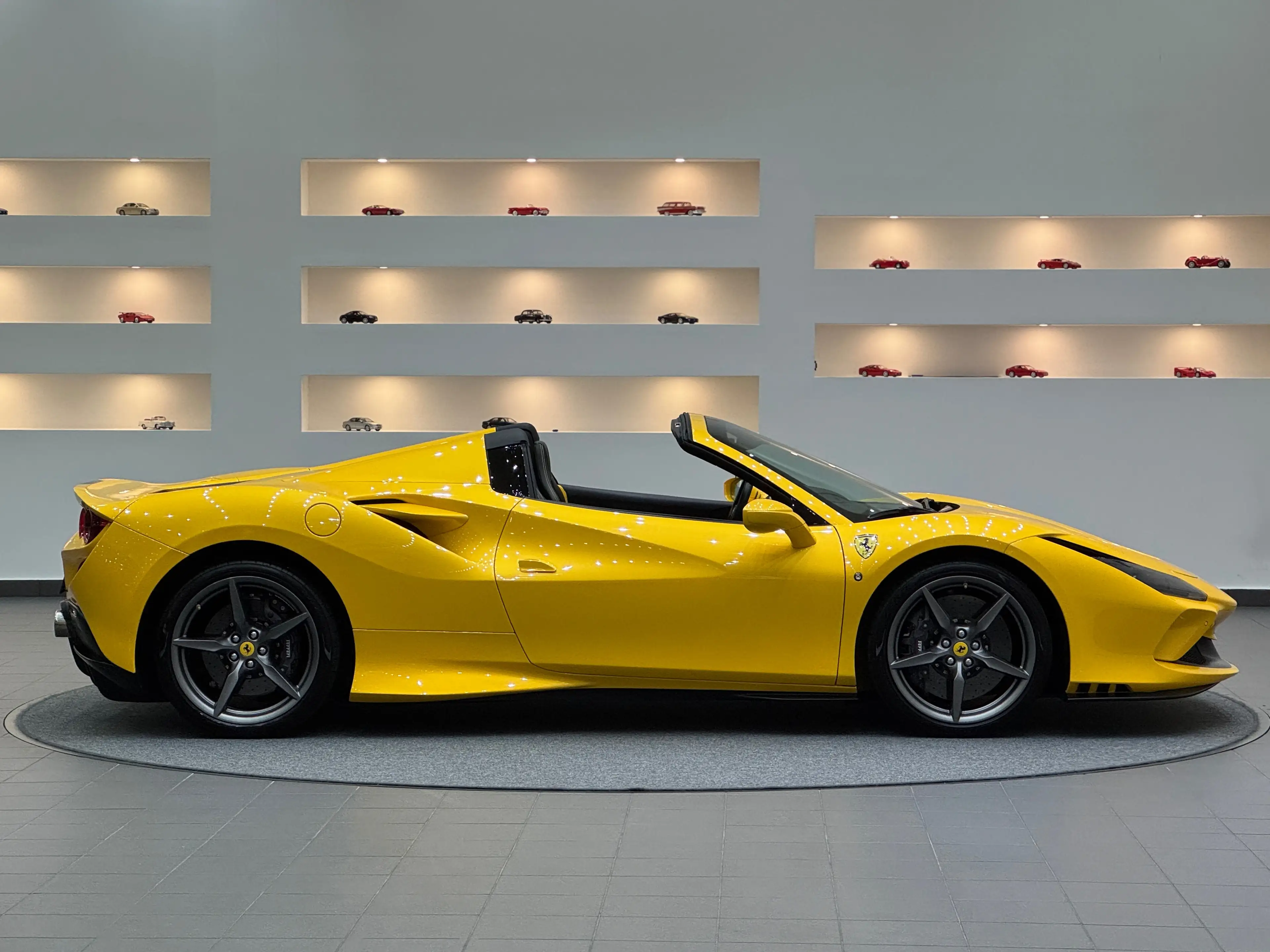 Ferrari F8 Spider *PPF*RacingSeats*Giallo Triplo Strato* — photo 6