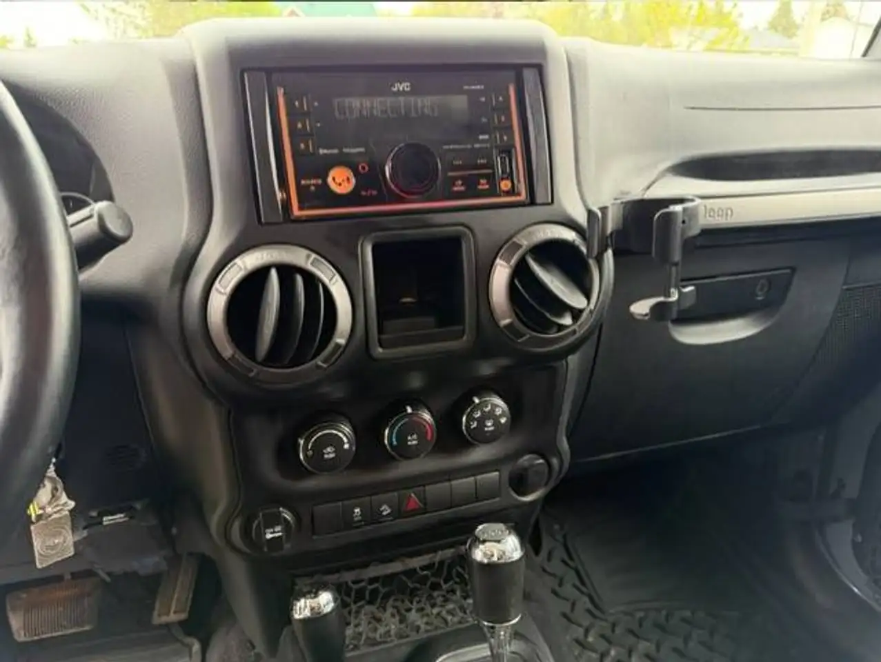 Jeep Wrangler photo Jeep Wrangler