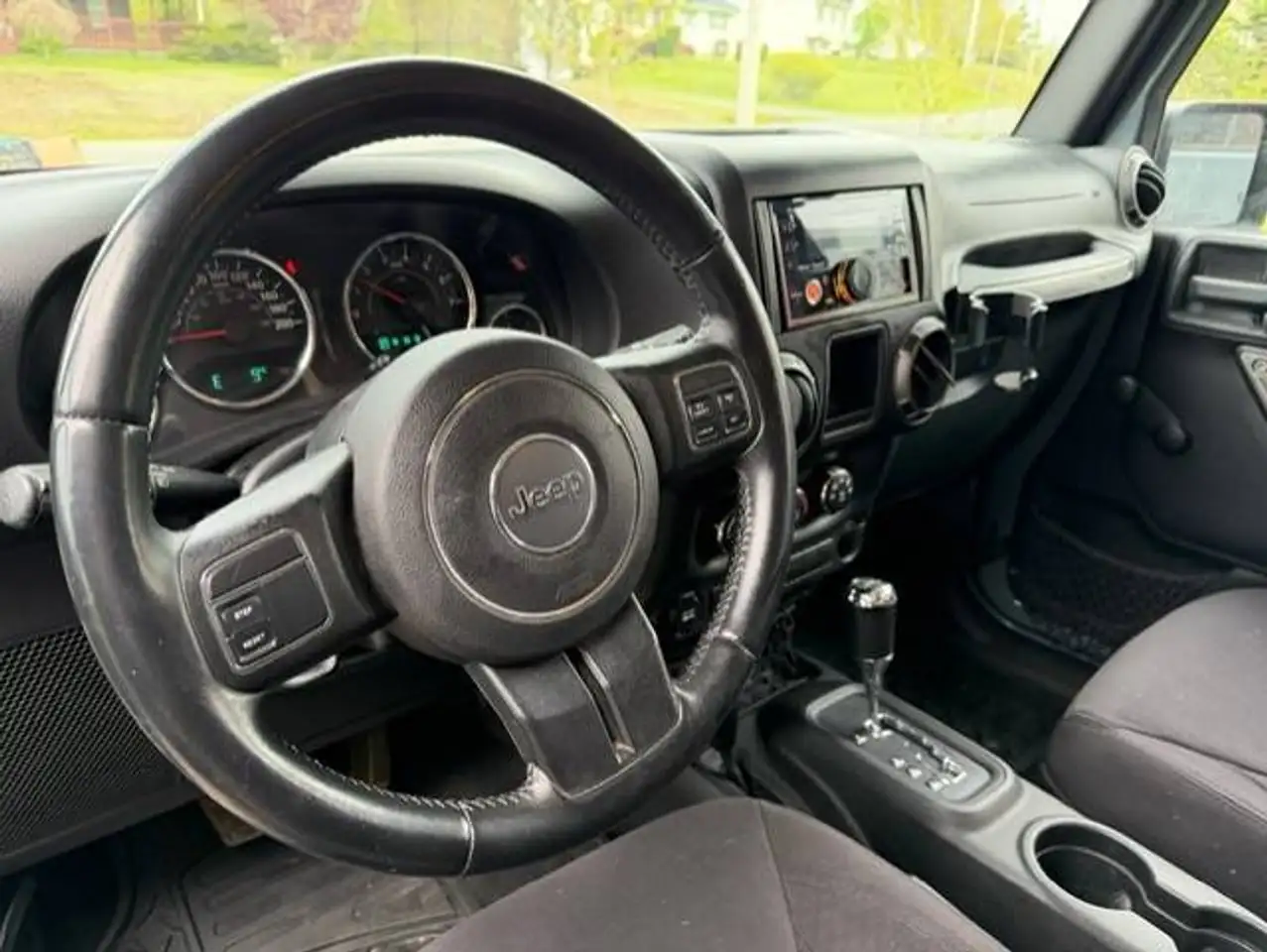 Jeep Wrangler photo Jeep Wrangler