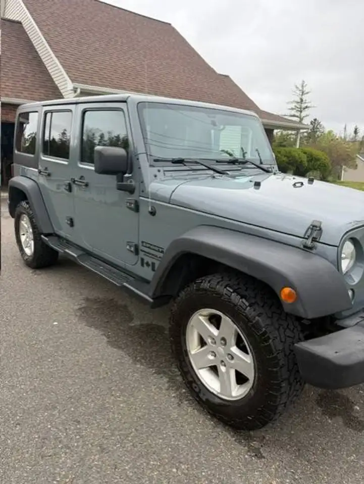 Jeep Wrangler photo Jeep Wrangler