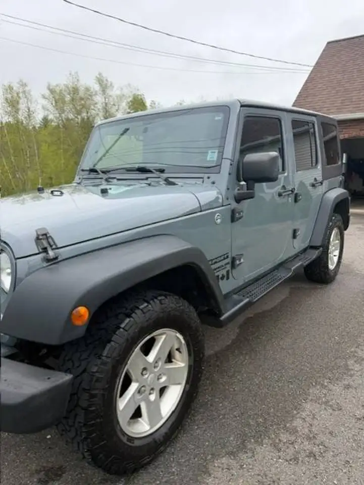 Jeep Wrangler photo Jeep Wrangler